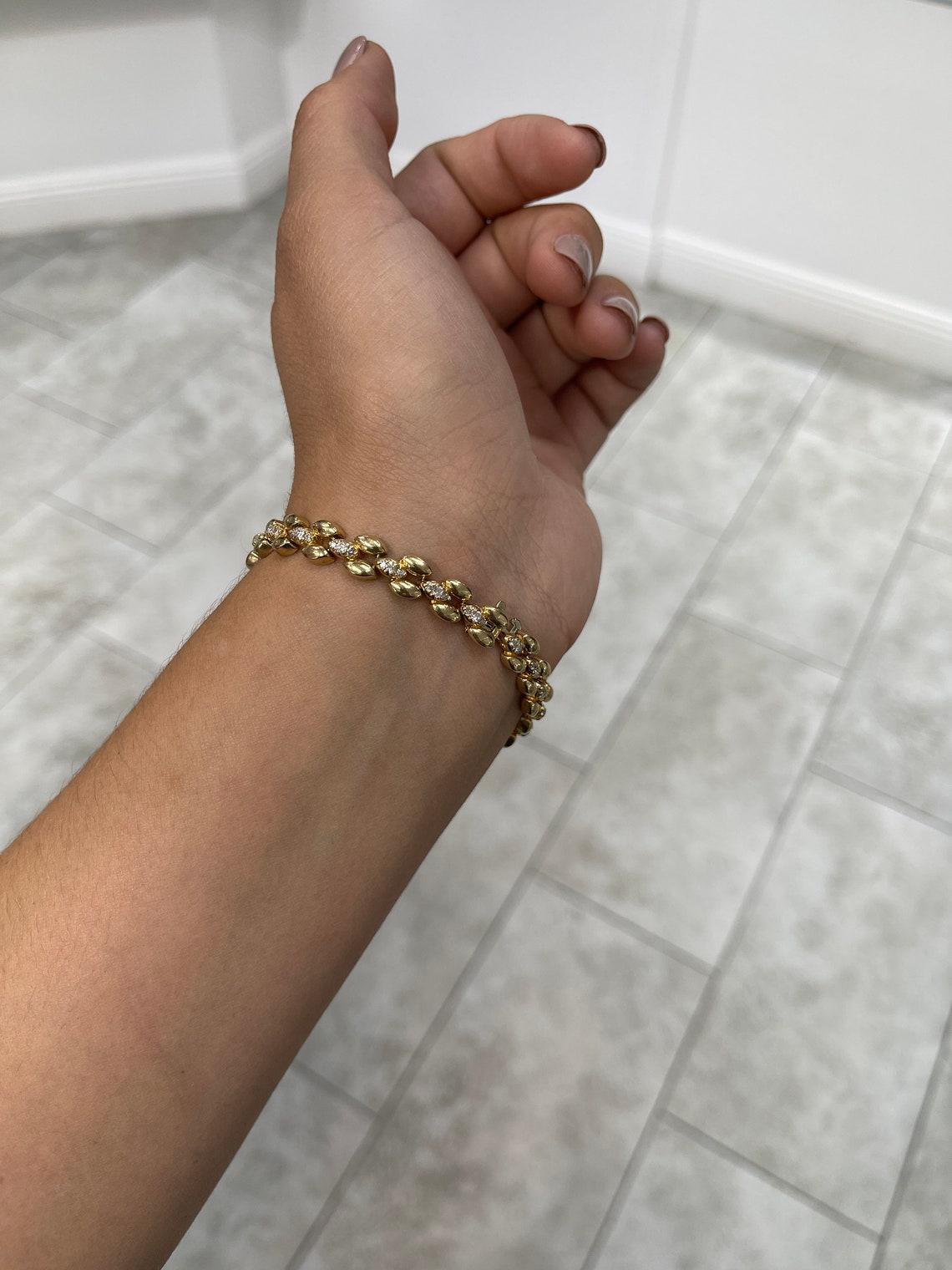 Taglio rotondo Bracciale con pavé di diamanti da 0,69 carati - Bracciale a grappolo rotondo in oro giallo 14K A Link in vendita