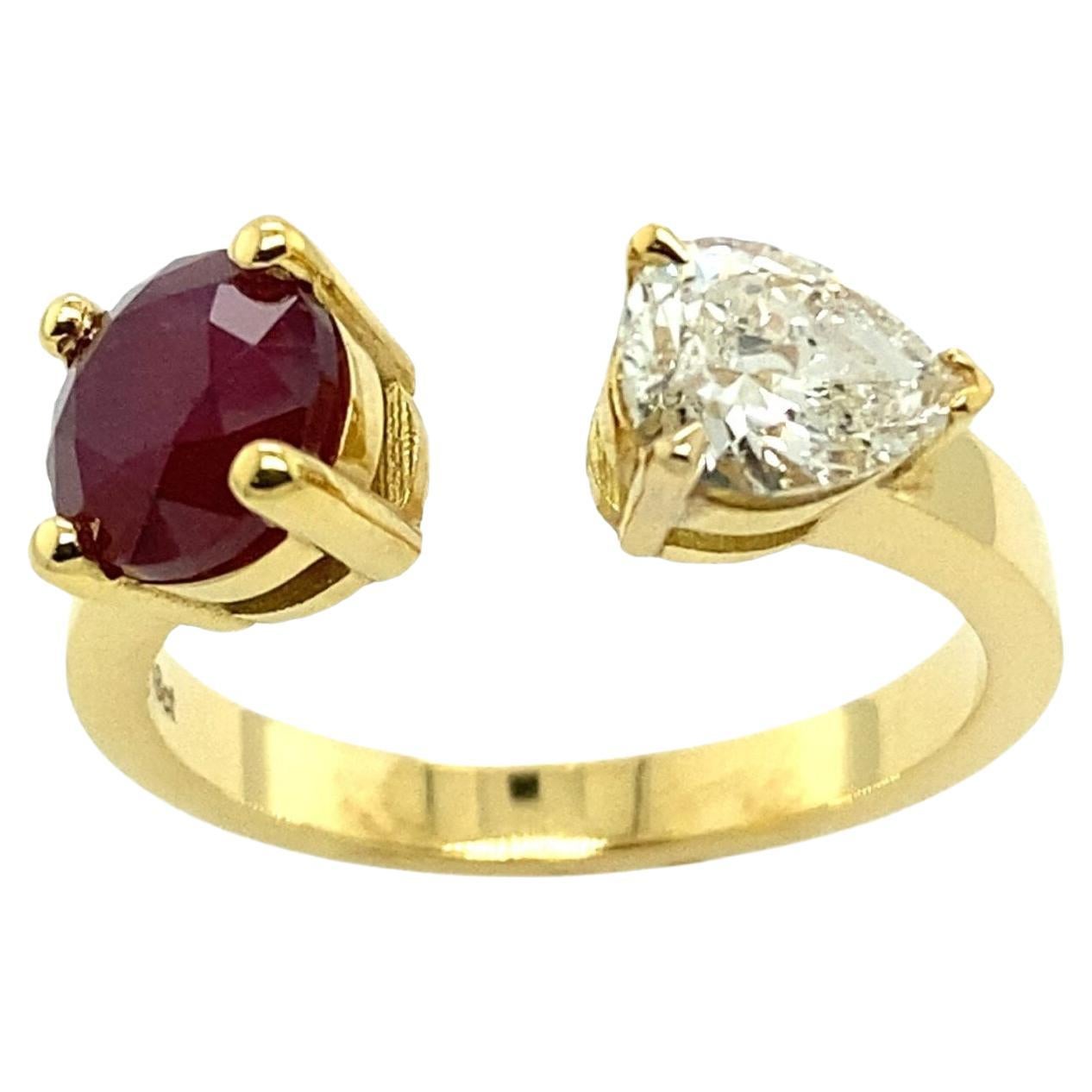 0.69ct G/H/SI Pear Shape Natural Diamond and 1.48ct Round Ruby in 18ct Gold For Sale