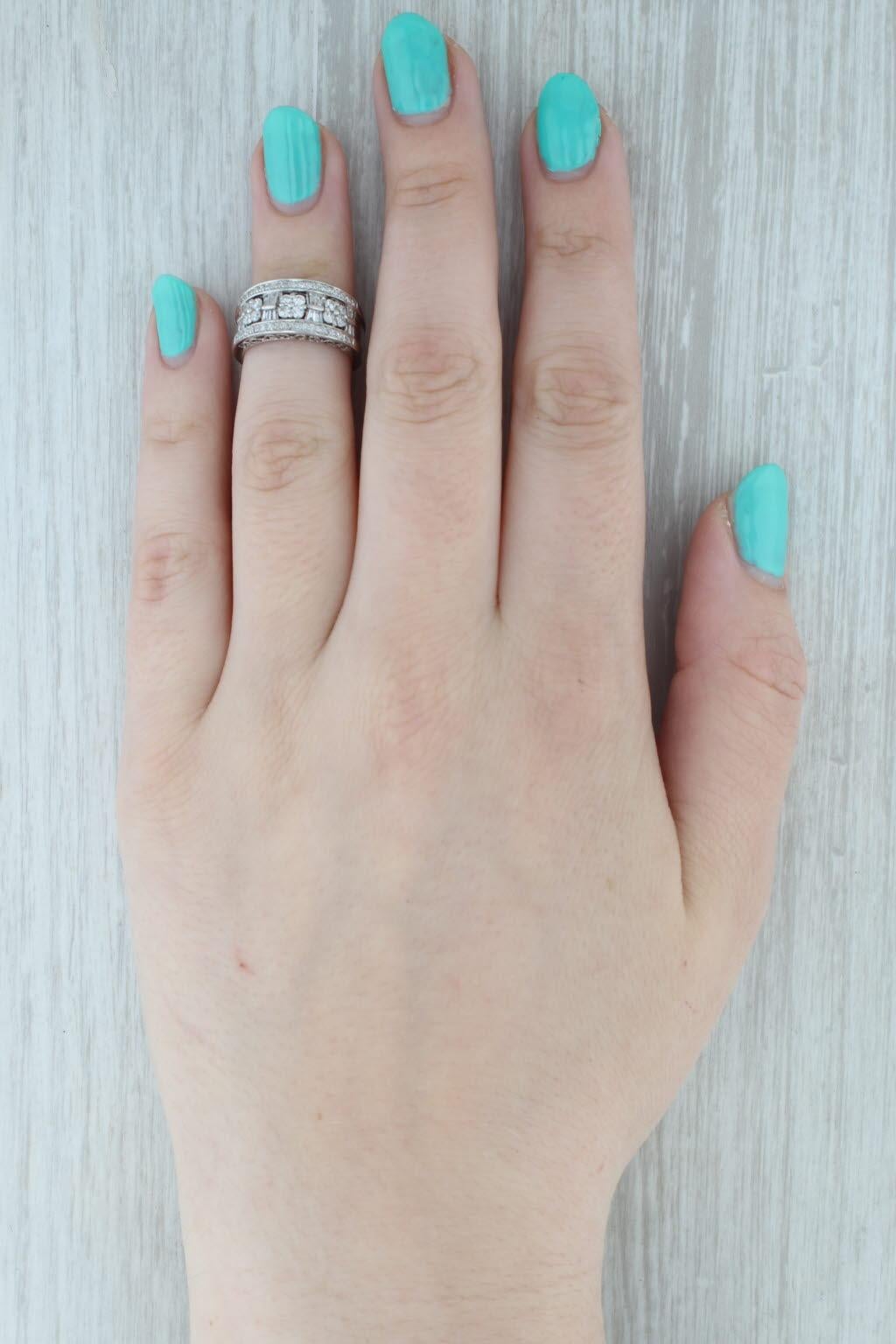 0.69ctw Diamond Flowers Ring 14k White Gold Size 5.25 Cocktail en venta 5