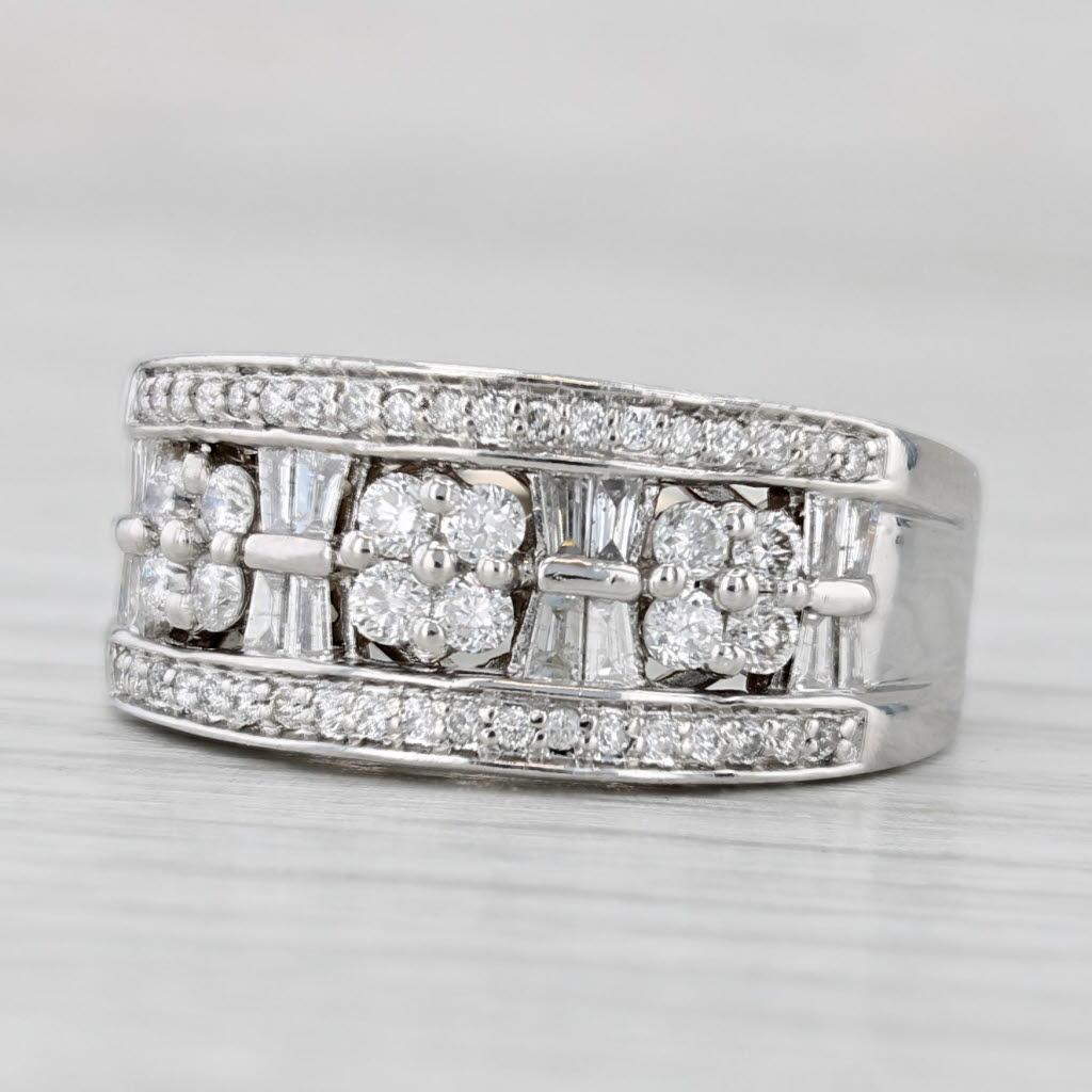 0.69ctw Diamond Flowers Ring 14k White Gold Size 5.25 Cocktail en venta 1