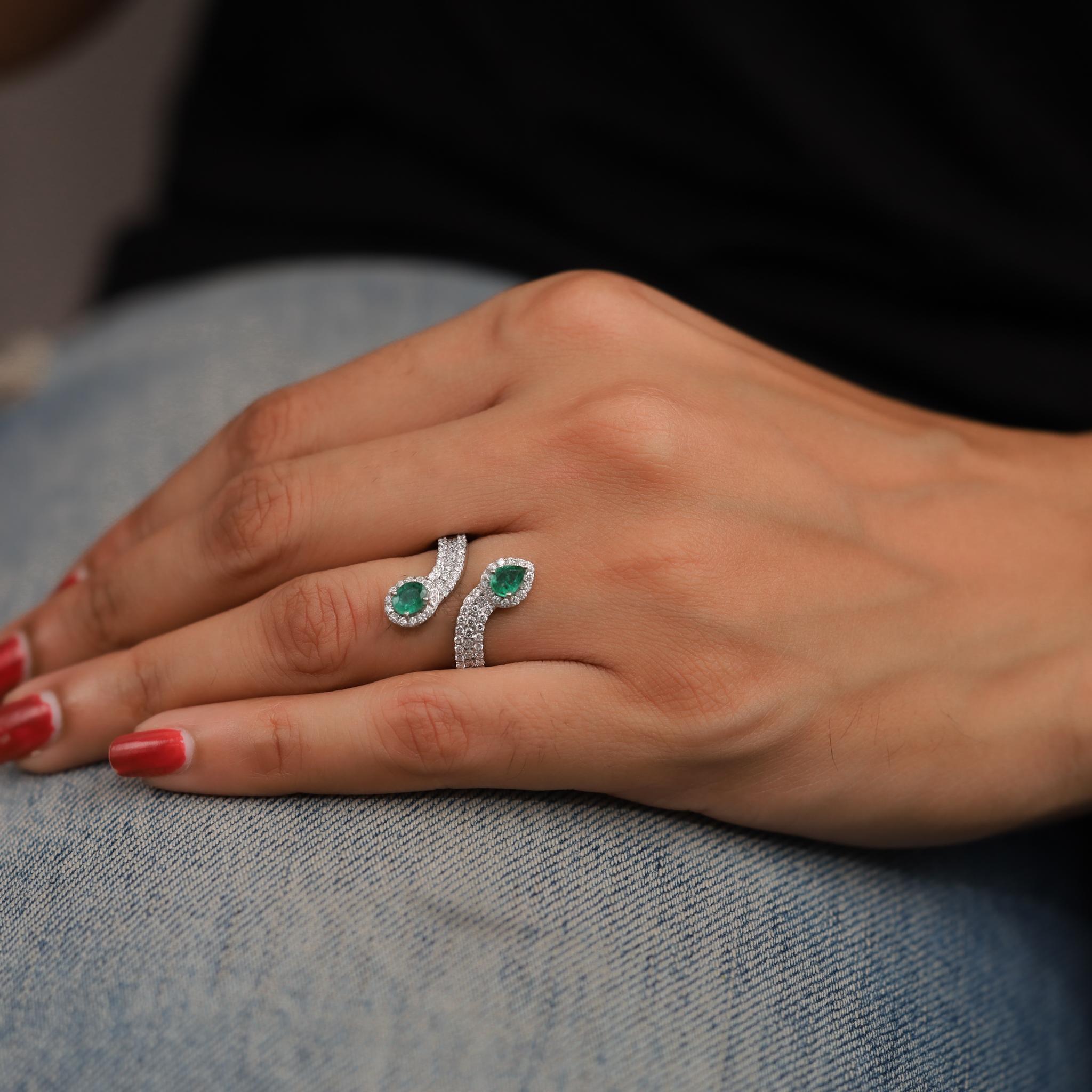 Bague réglable à deux pierres en or blanc 18 carats, émeraude naturelle de 0,6 carat et diamant en vente 5