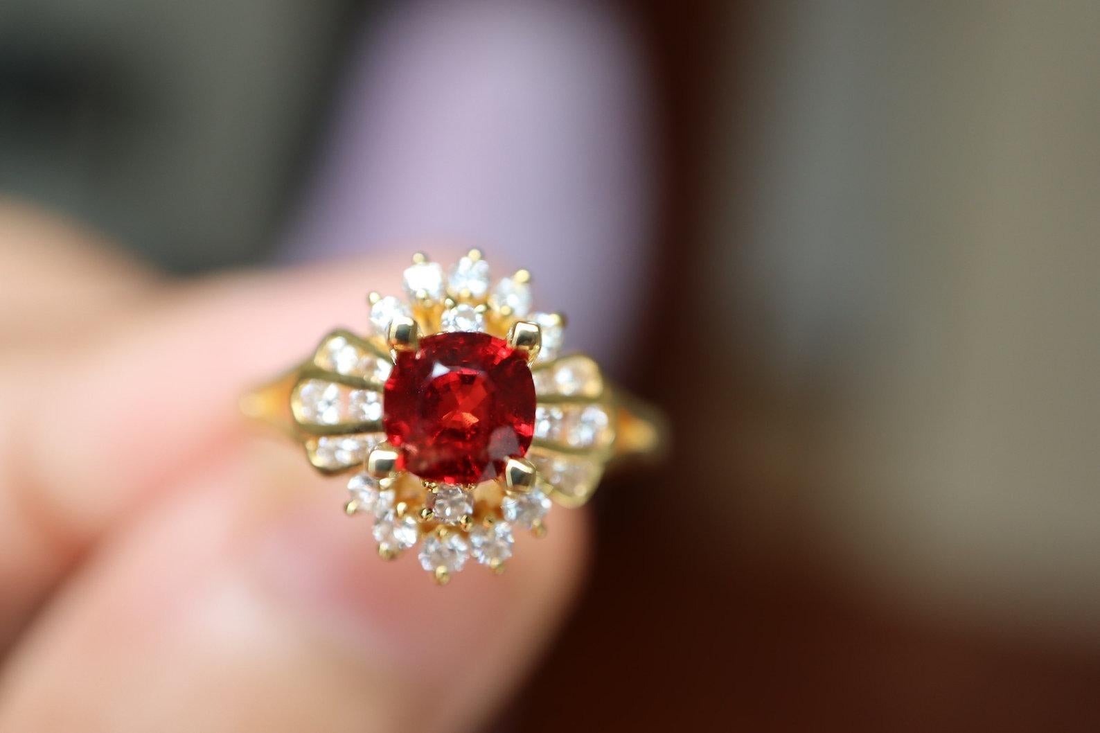 0.6 Karat orangeroter Spinellring aus 14k massivem Gold (Art déco) im Angebot