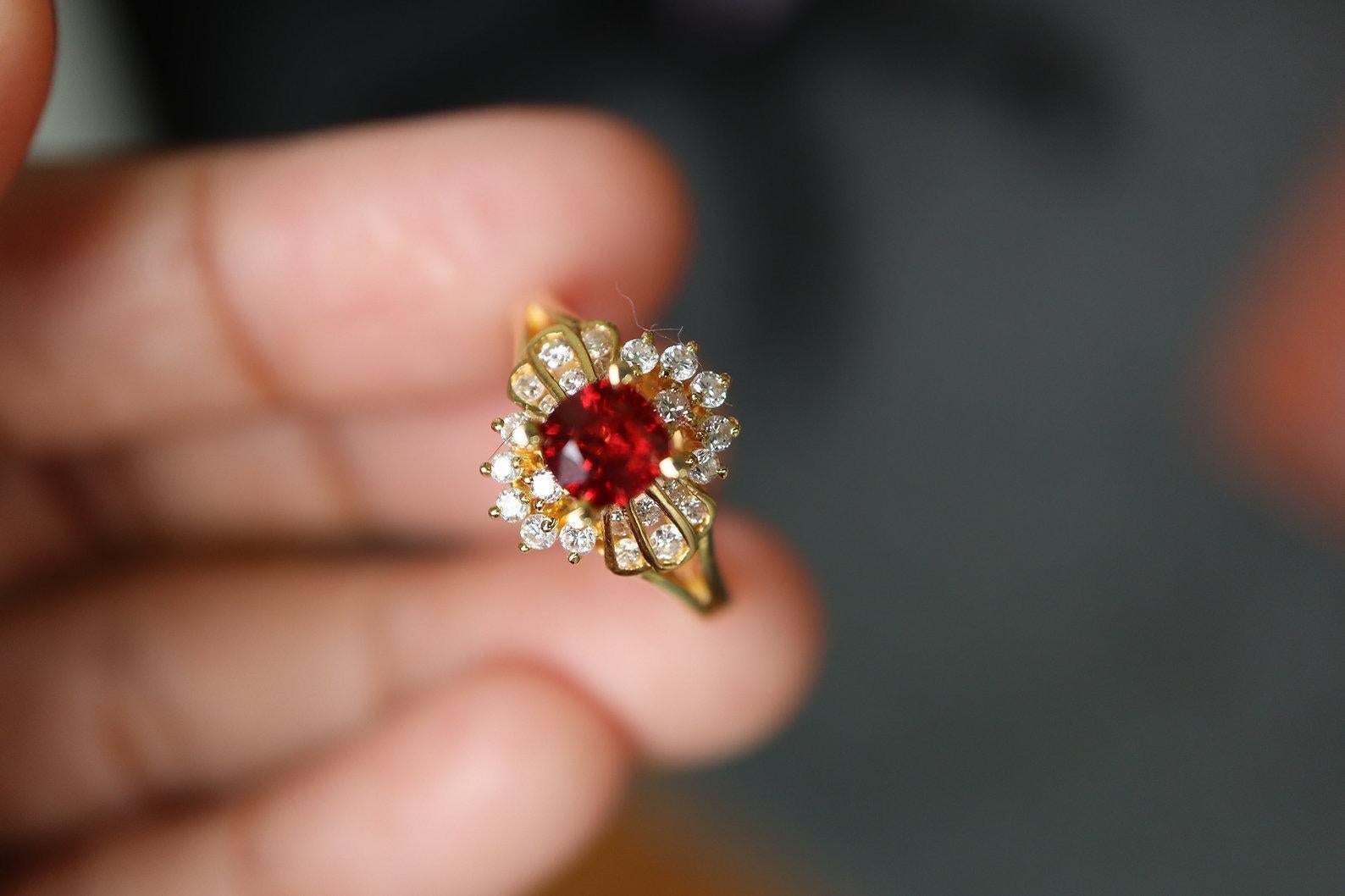 0.6 Karat orangeroter Spinellring aus 14k massivem Gold im Zustand „Neu“ im Angebot in Singapore, SG