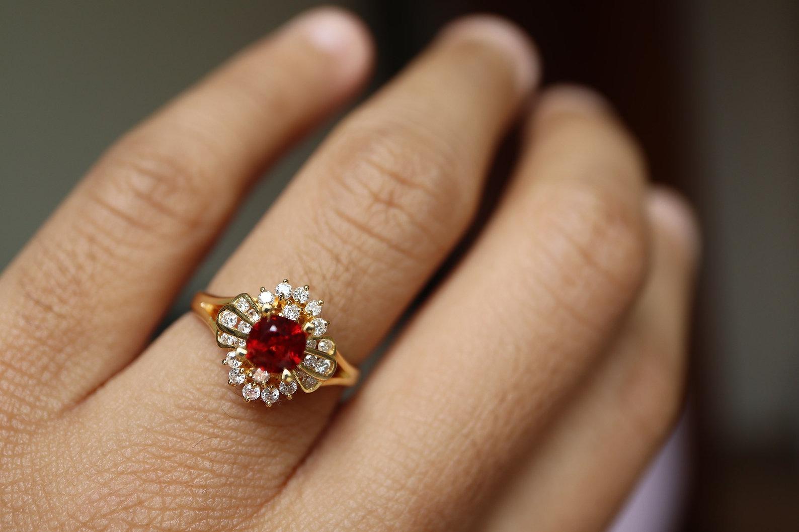 0.6 Karat orangeroter Spinellring aus 14k massivem Gold im Angebot 3