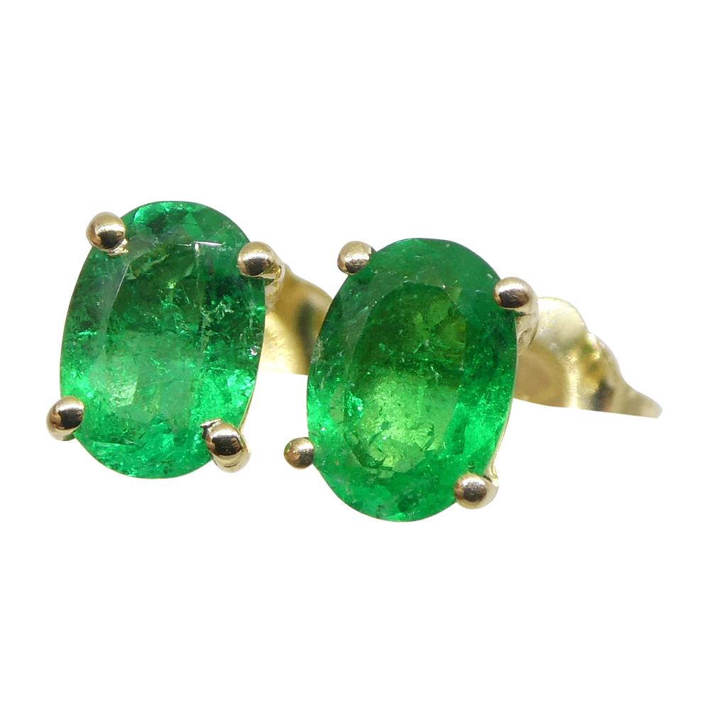 0.6ct Oval Green Colombian Emerald Stud Earrings set in 14k Yellow Gold For Sale 1