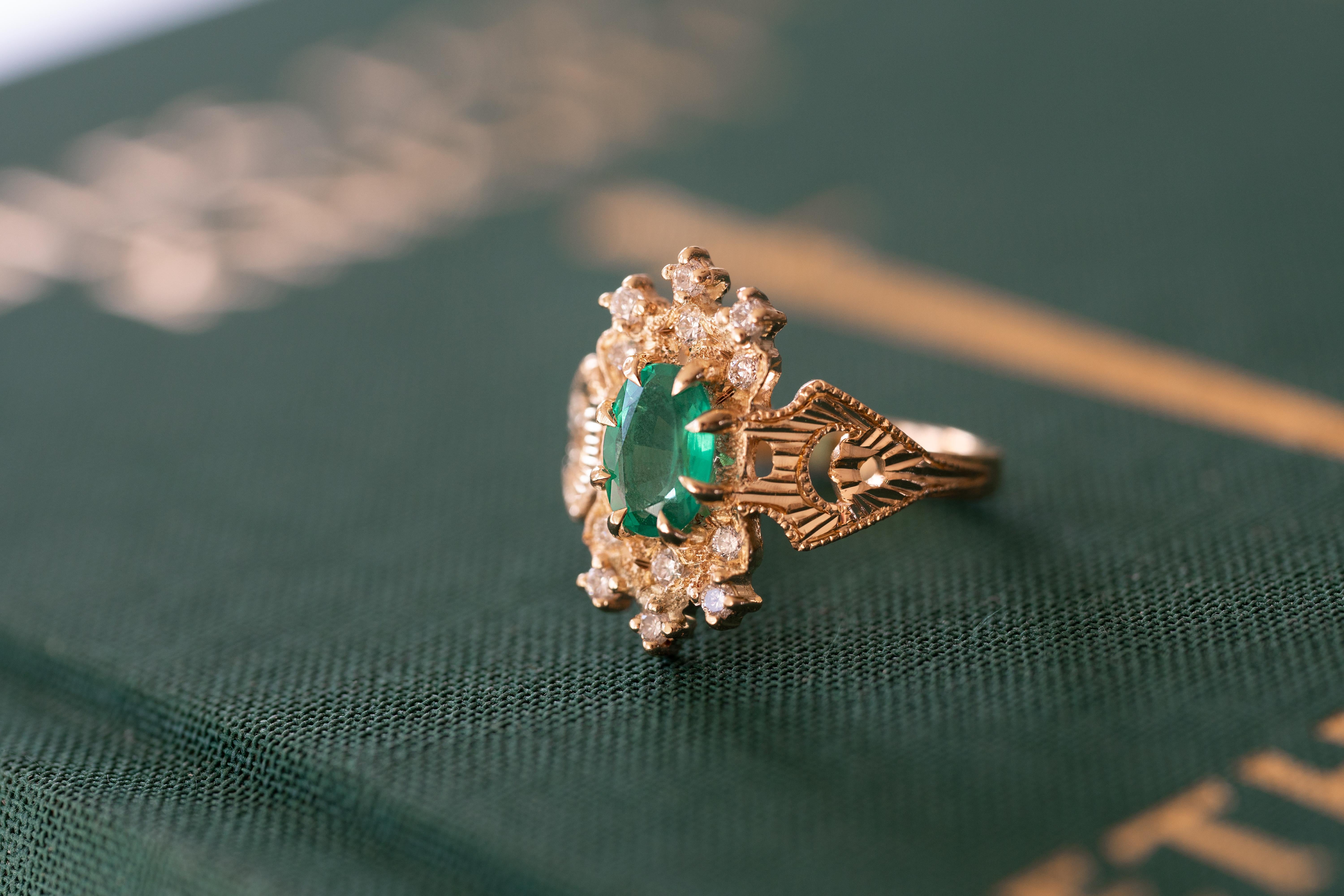 Im Angebot: 0,7 Karat australischer Opal Diamant Ovalschliff Krappen Mond Halbmond Lullaby Ring () 11