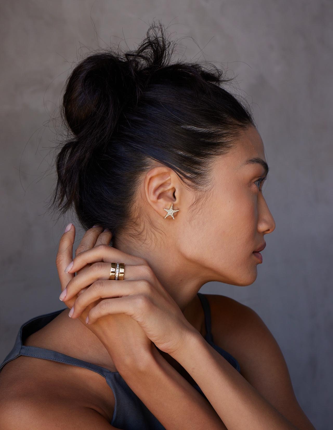 Clous d'oreilles étoile avec pavé de diamants de 0,7 carat en vente 4