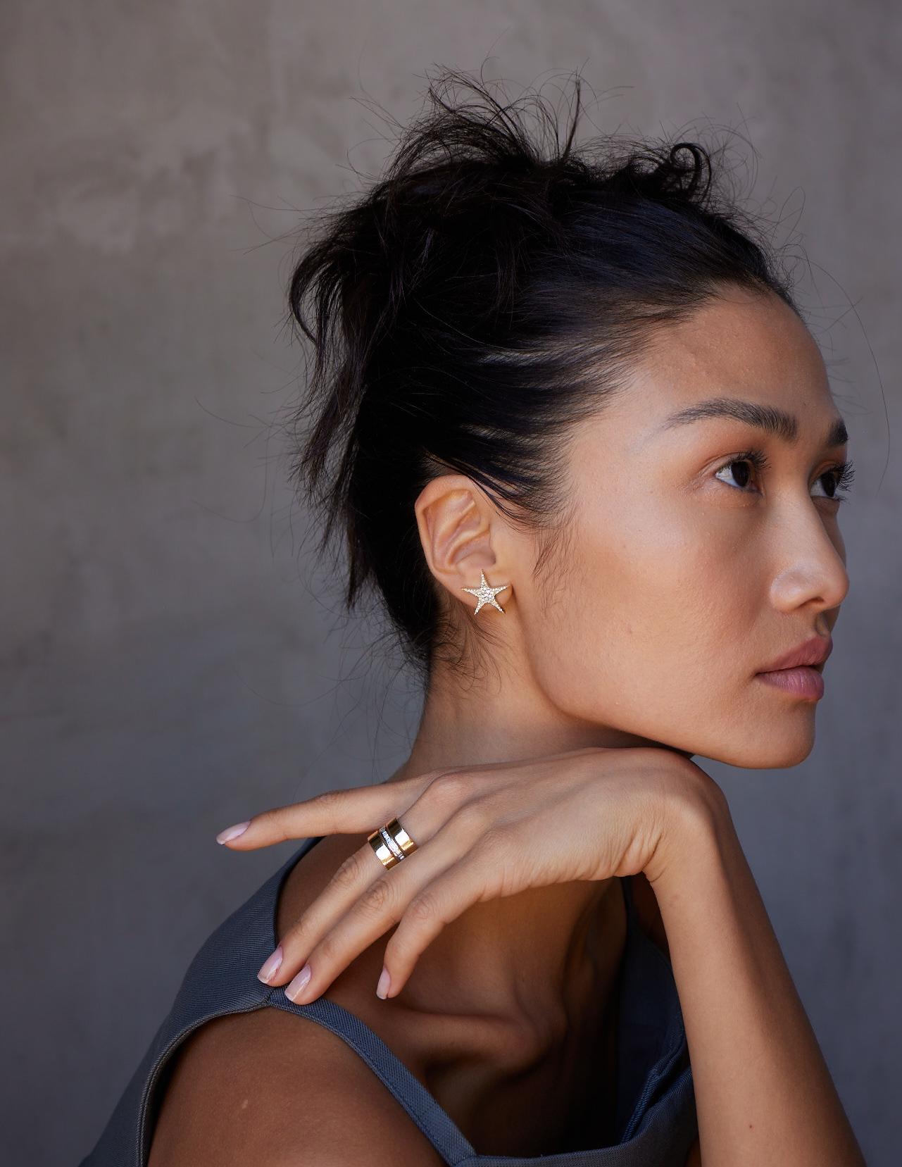 Clous d'oreilles étoile avec pavé de diamants de 0,7 carat en vente 5