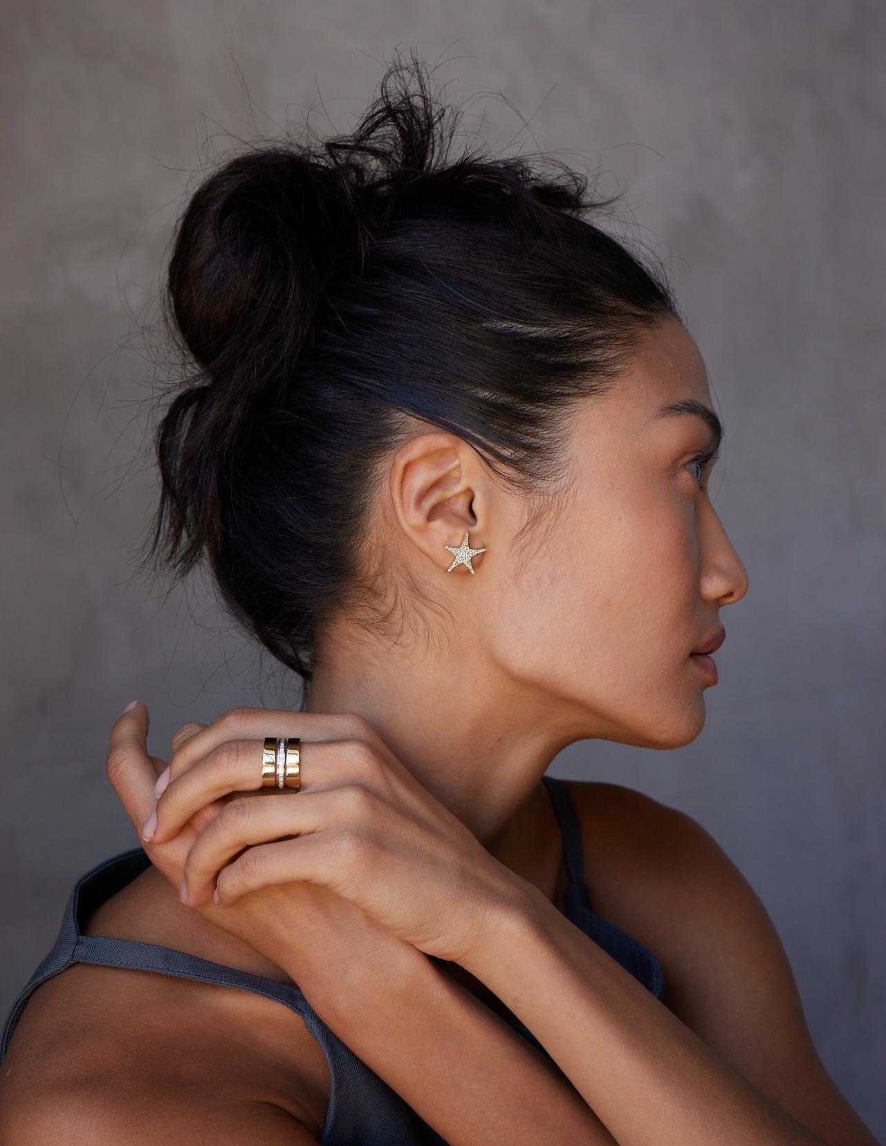 Clous d'oreilles étoile avec pavé de diamants de 0,7 carat en vente 3
