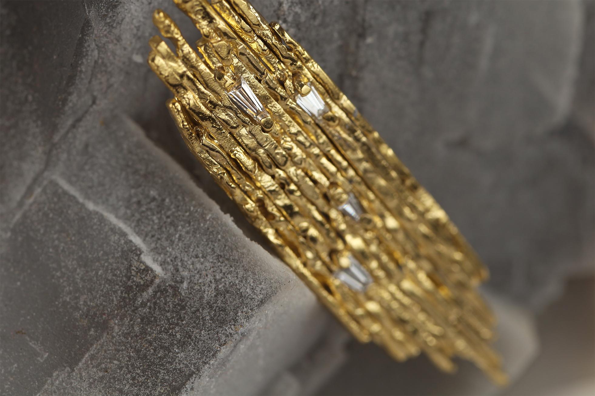 Baguette Cut 0.7 Carat Tapered Baguette Diamond and 18k Yellow Gold Statement Brooch For Sale