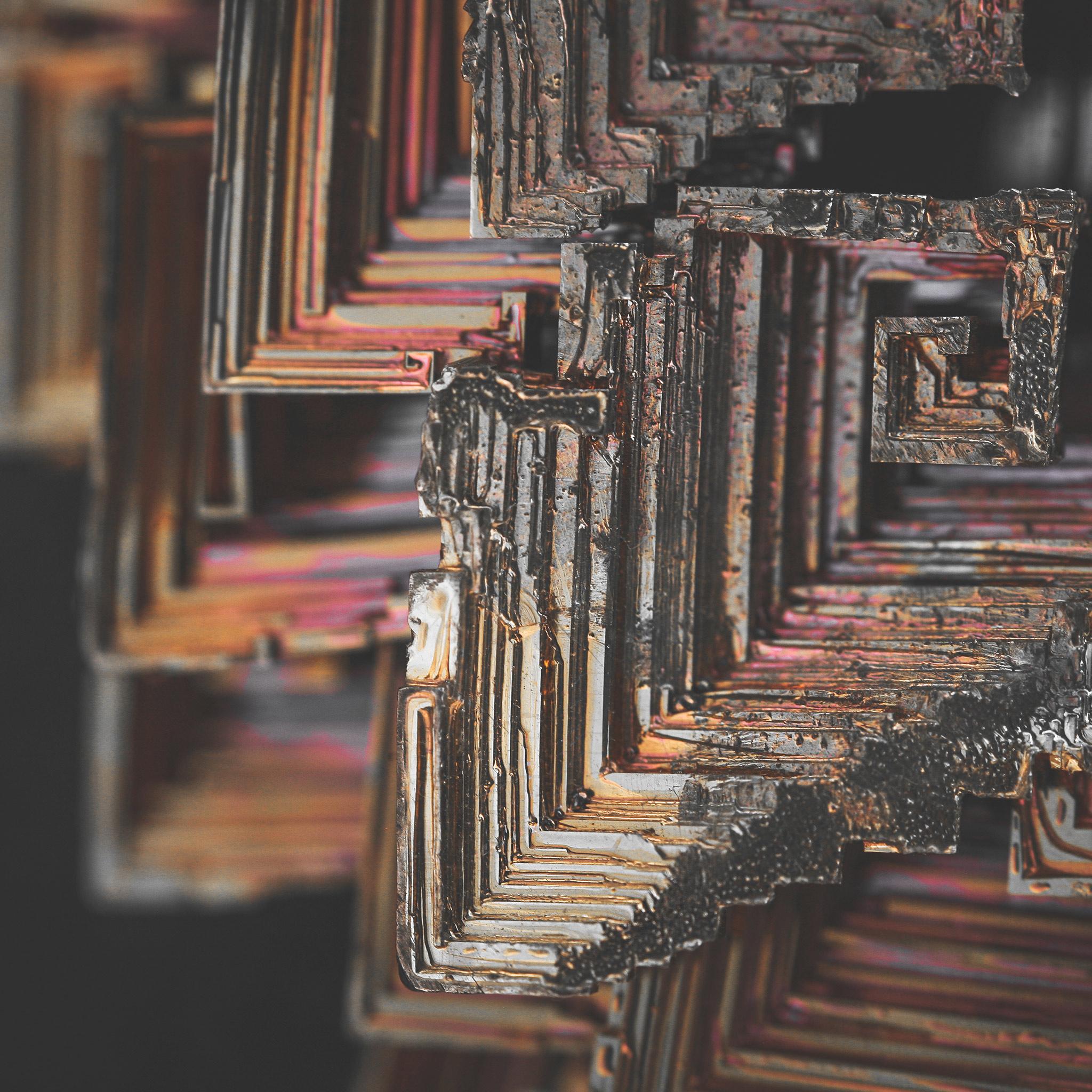 Women's or Men's 0.7 Carat Tapered Baguette Diamond and 18k Yellow Gold Statement Brooch For Sale