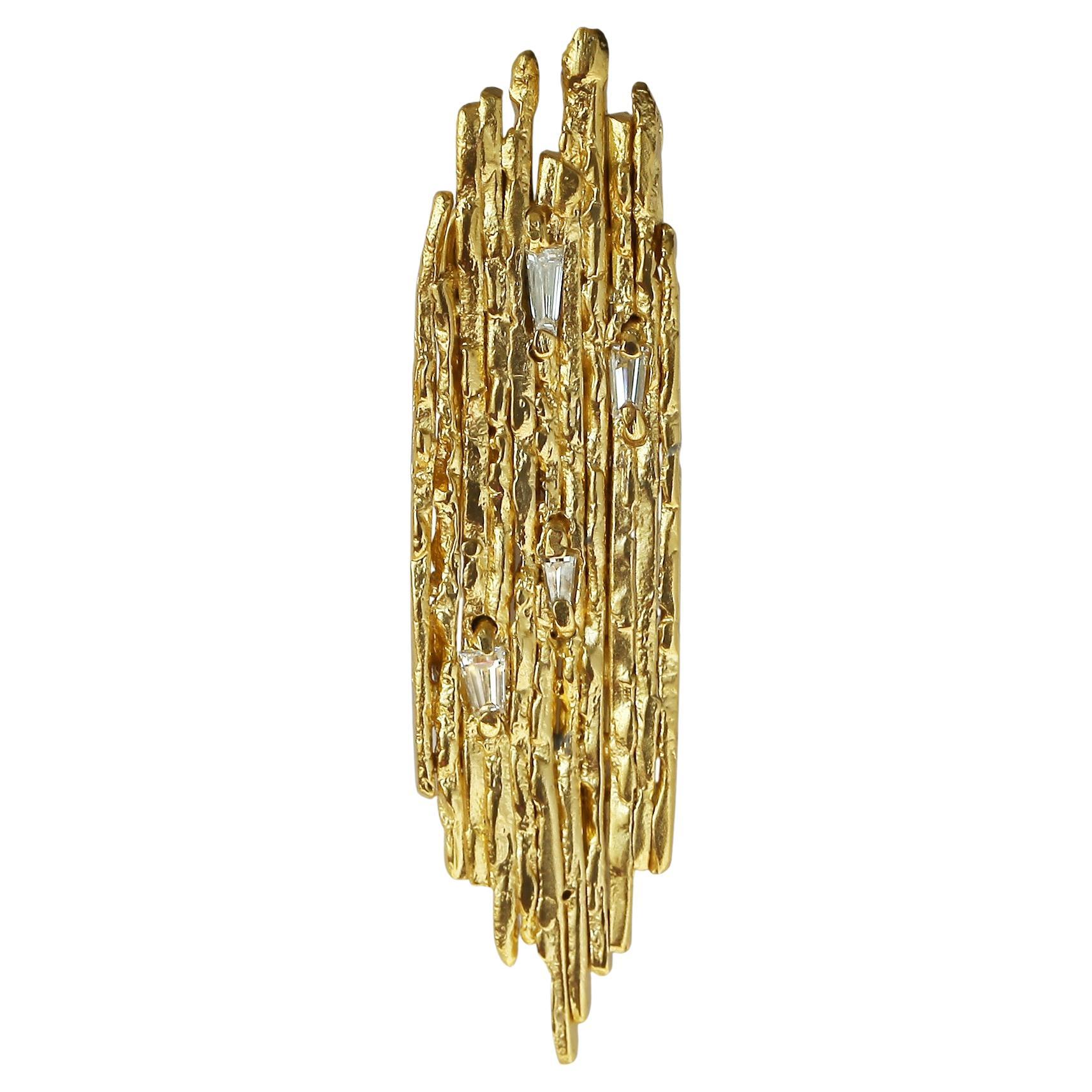 0.7 Carat Tapered Baguette Diamond and 18k Yellow Gold Statement Brooch For Sale