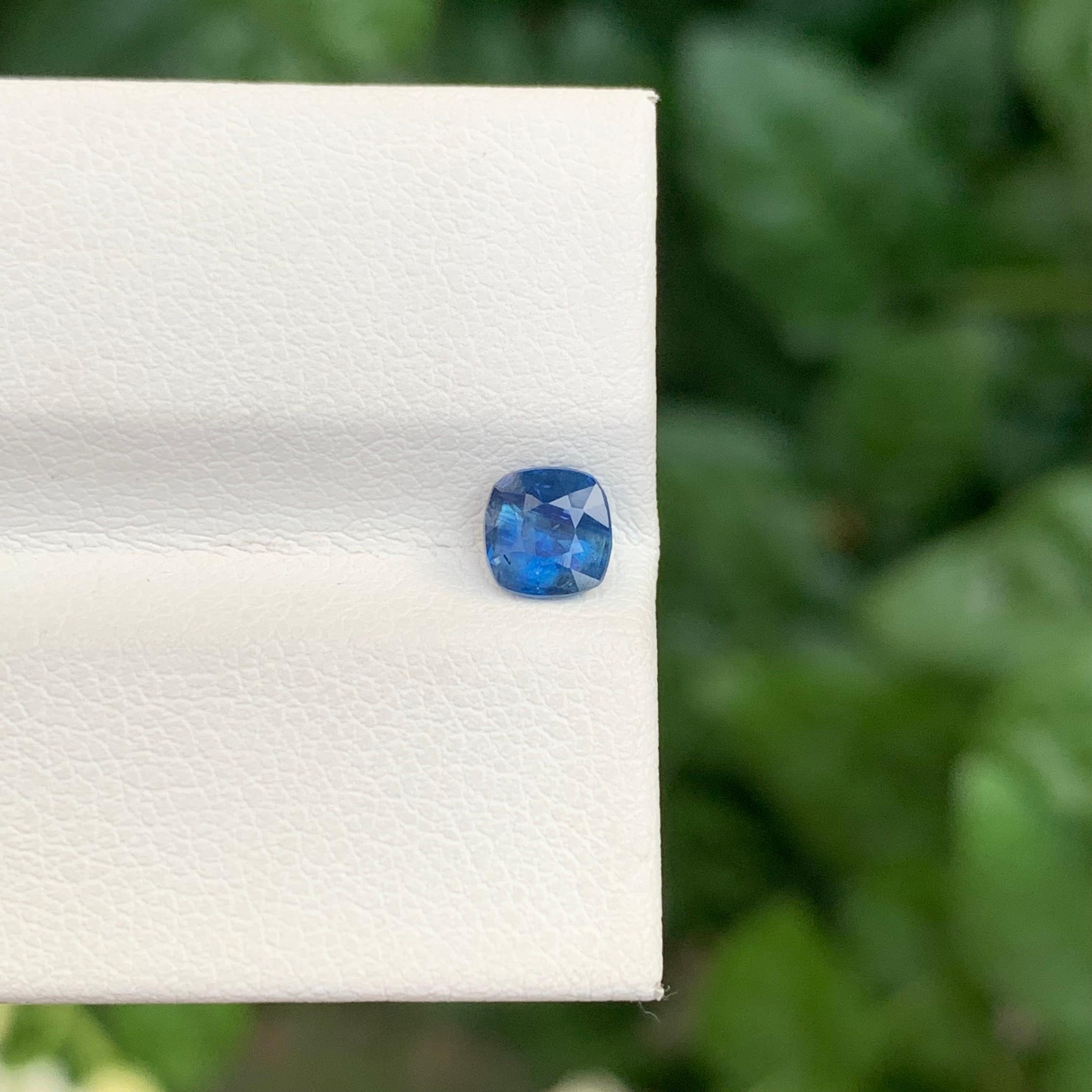 Saphir en vrac

Poids : 0,70 carats
Dimensions : 4,8 x 4,9 x 3,4 Mm
Origine : Madagascar, Afrique
Traitement : Naturel
Certificat : Sur demande

Le saphir, pierre précieuse à la beauté légendaire et à l'attrait durable, séduit par sa riche histoire,