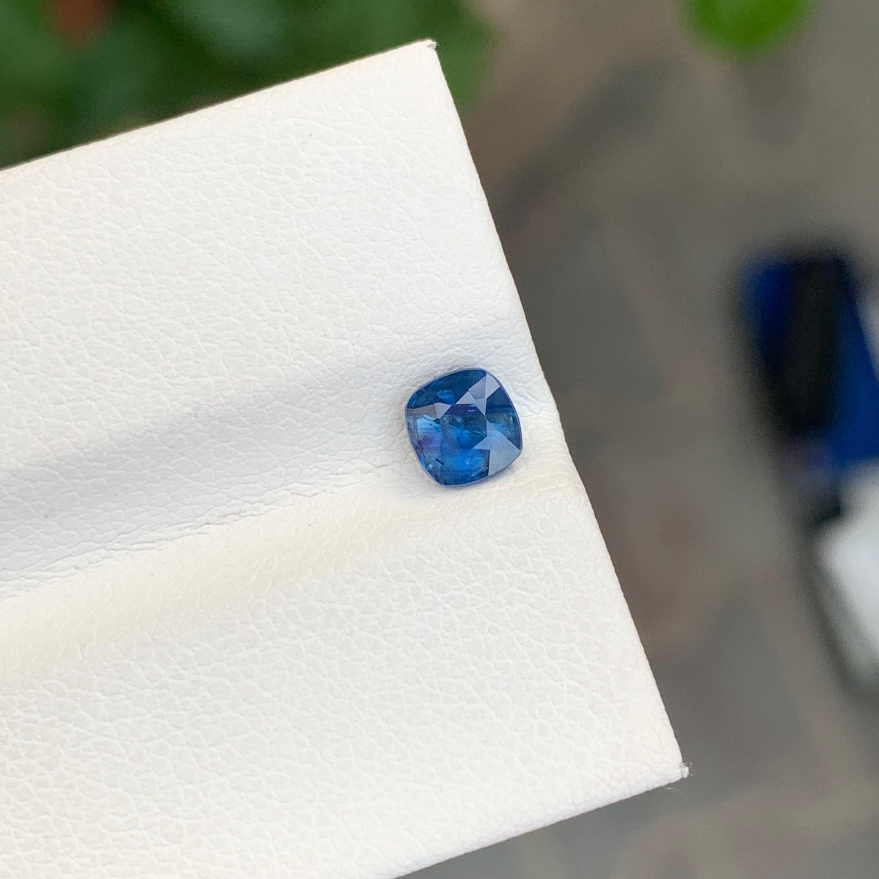 0.70 Carat Adorable Sapphire Loose Cushion Shape Gem Pour Bague Neuf - En vente à Peshawar, PK