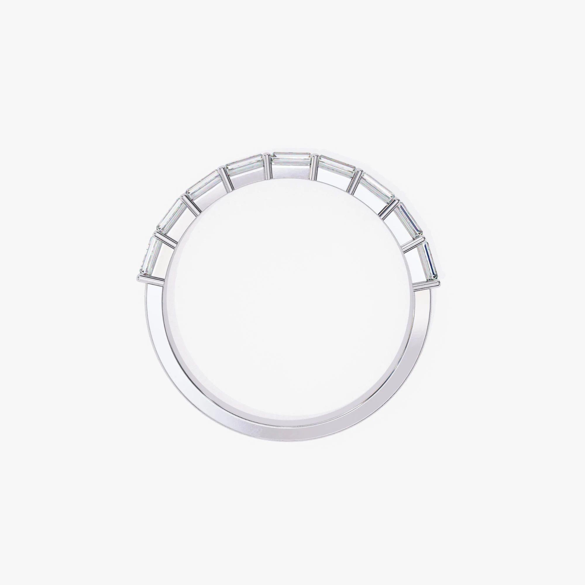 Im Angebot: 0,70 Karat Baguette und runder Diamant Halbe Ewigkeit Ring in 14K Gold () 8