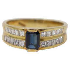 0.70 Carat Blue Sapphire Yellow Gold and Diamonds Wedding or Engagement Ring