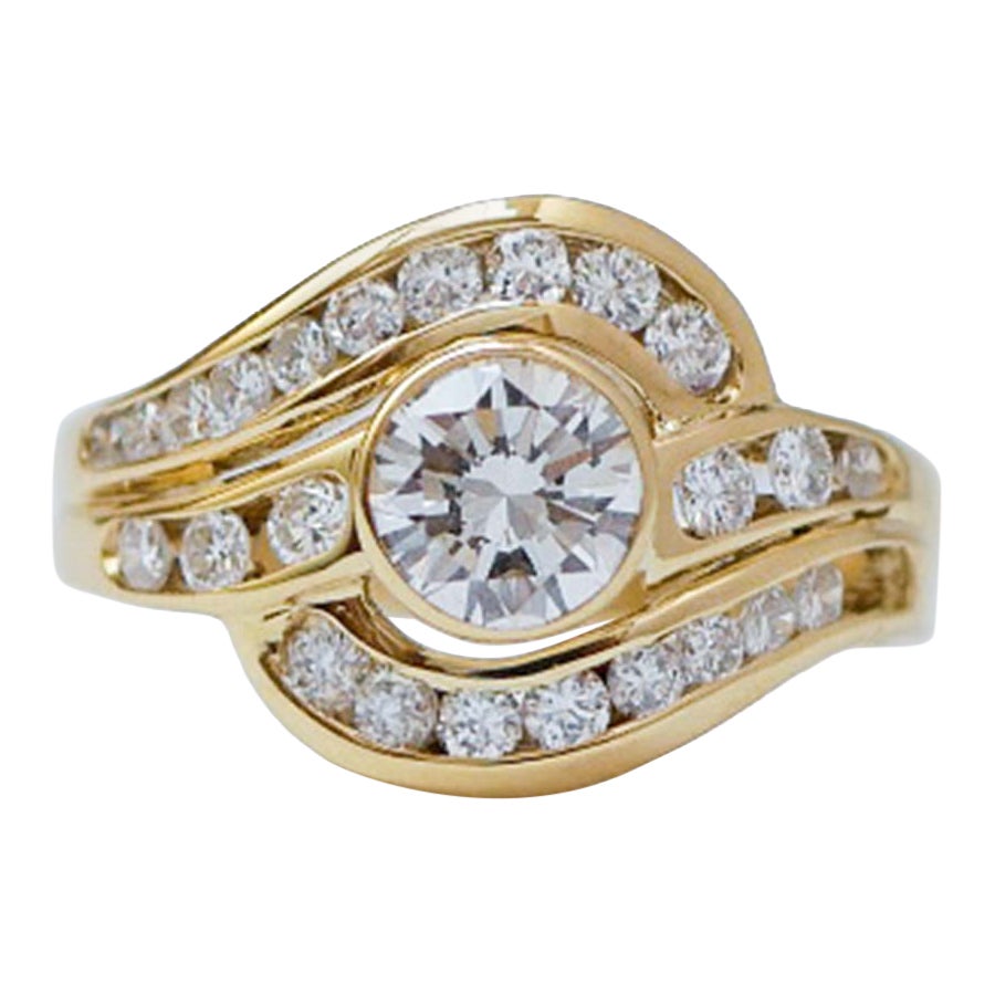 0.70 Carat Central Diamond, Diamonds, 18 Kt Yellow Gold Ring.