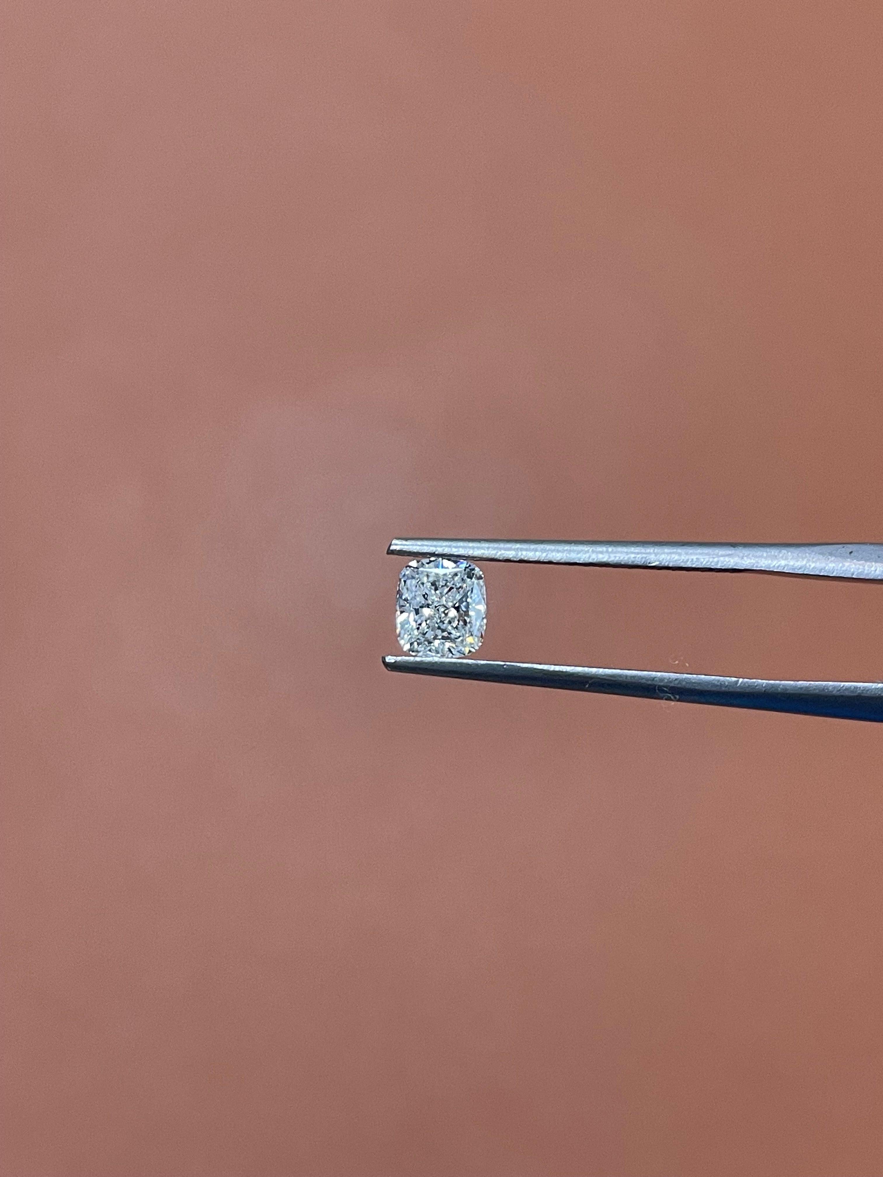 ITEM DESCRIPTION
ID #:
NYC56769
Stone Shape:
CUSHION MODIFIED BRILLIANT
Diamond Weight:
0.70ct
Clarity:
SI1
Color:
F
Cut:
Excellent
Measurements:
5.27 x 4.77 x 3.29 mm
Depth %:
69%
Table %:
65%
Symmetry:
Very