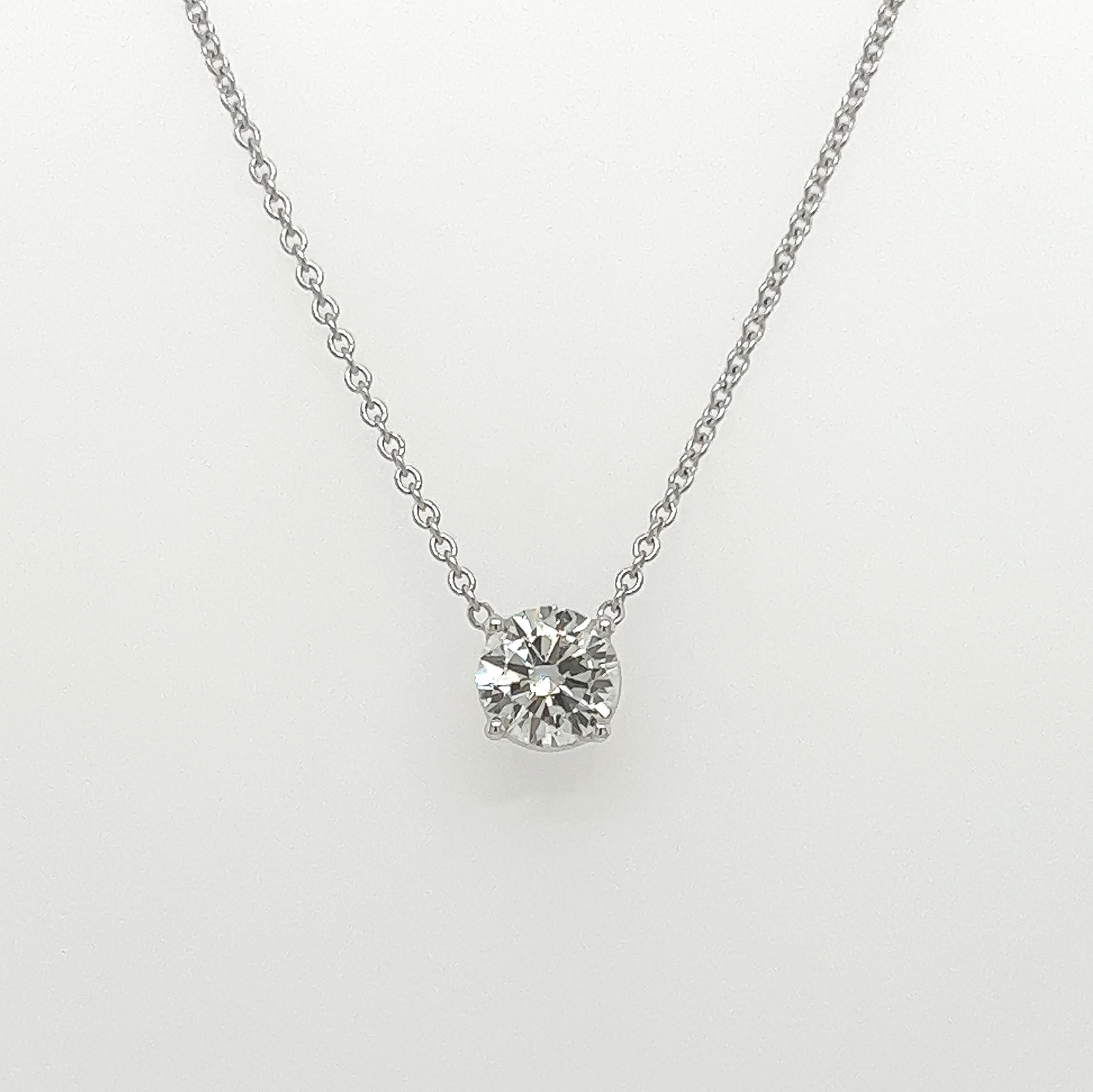 0.70 Carat Diamond Pendant in 14K White Gold In New Condition For Sale In New York, NY