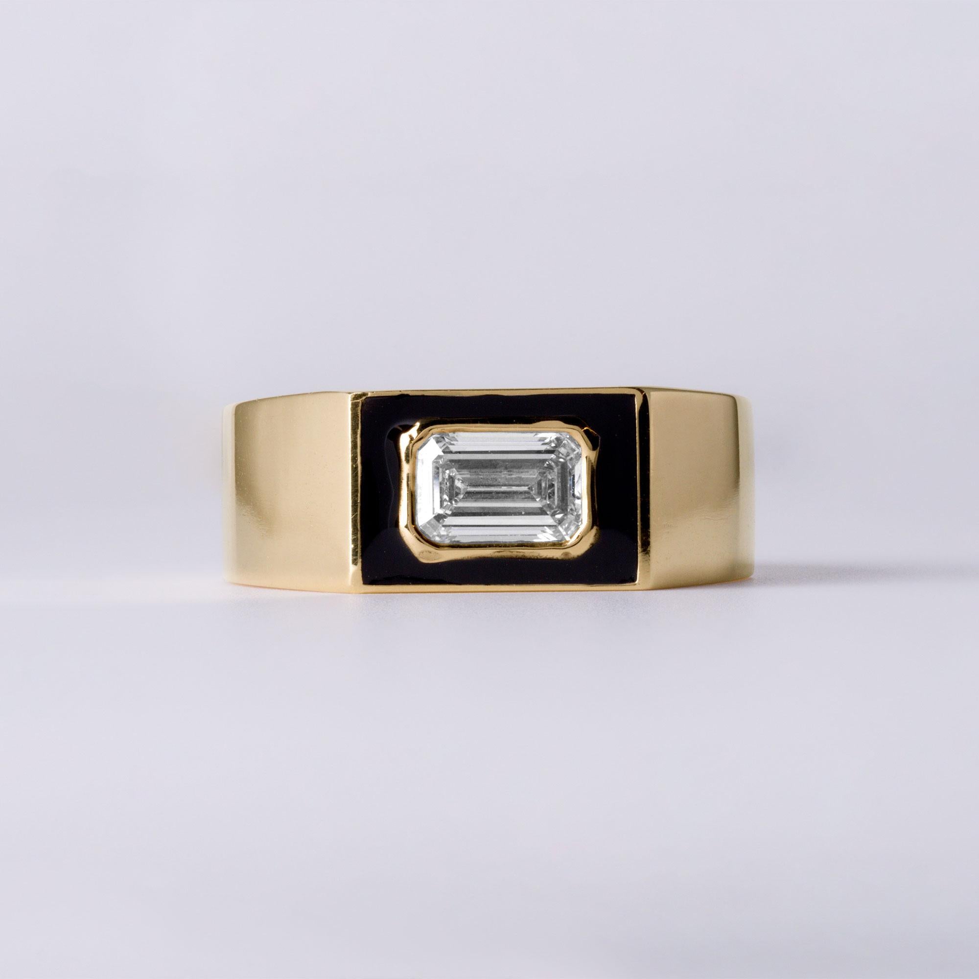 0,70 Karat Smaragdschliff Diamant Schwarz Emaille Lünette Set 14K Gelbgold Zigarrenring im Angebot 3
