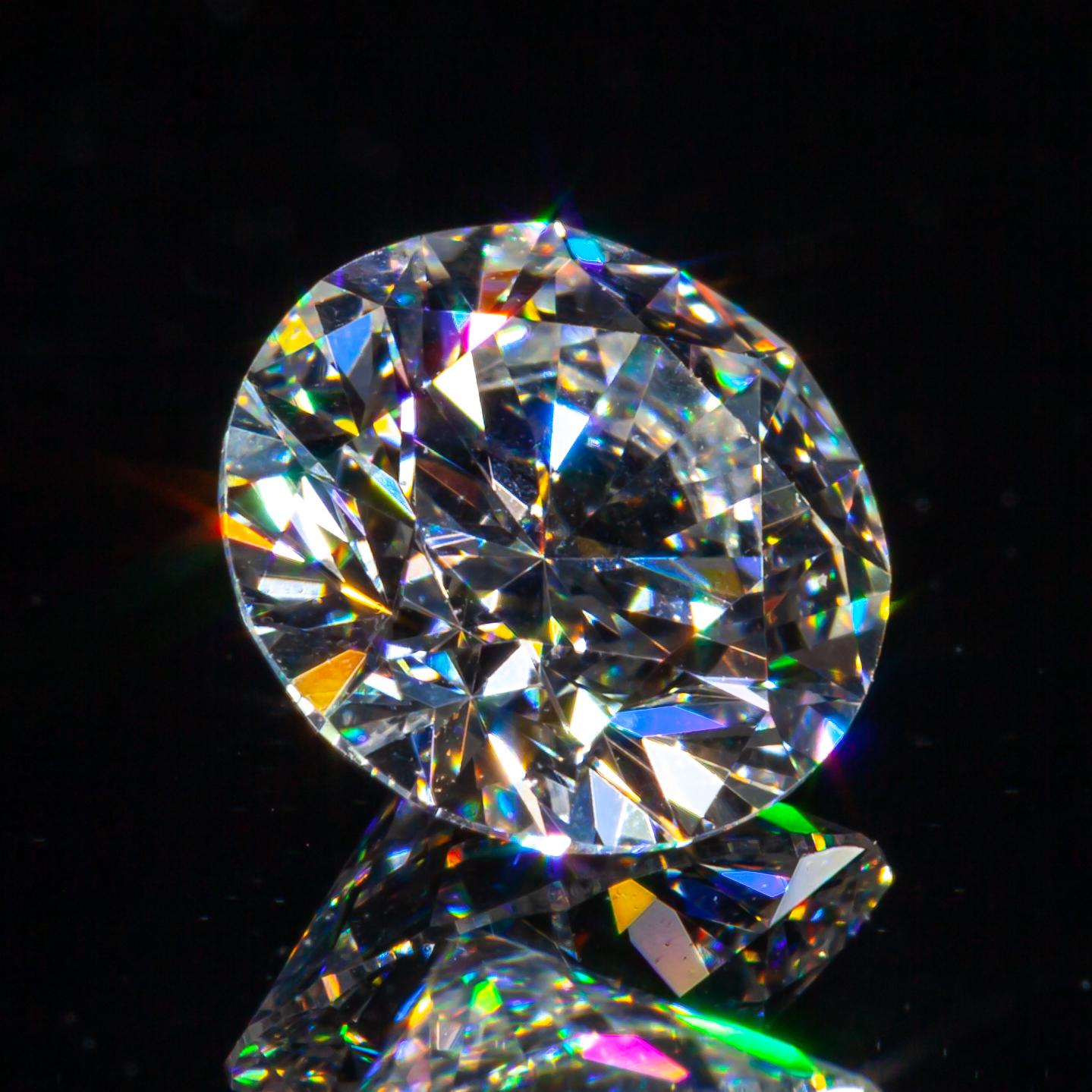 0,70 Karat Loser E / VS2 runder Diamant im Brillantschliff GIA zertifiziert (Moderne) im Angebot