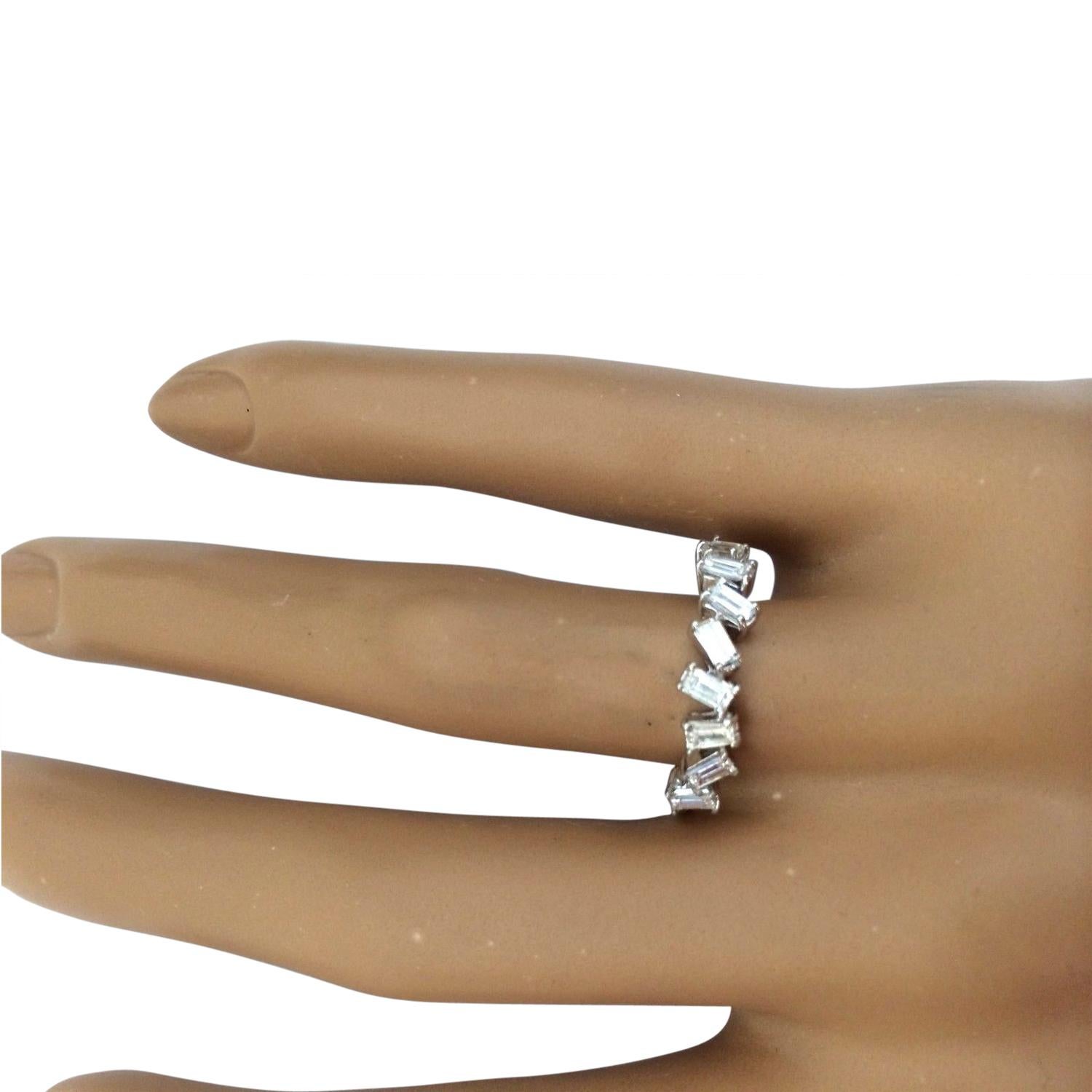 Women's 0.70 Carat Natural Diamond 14 Karat Solid White Gold Ring For Sale