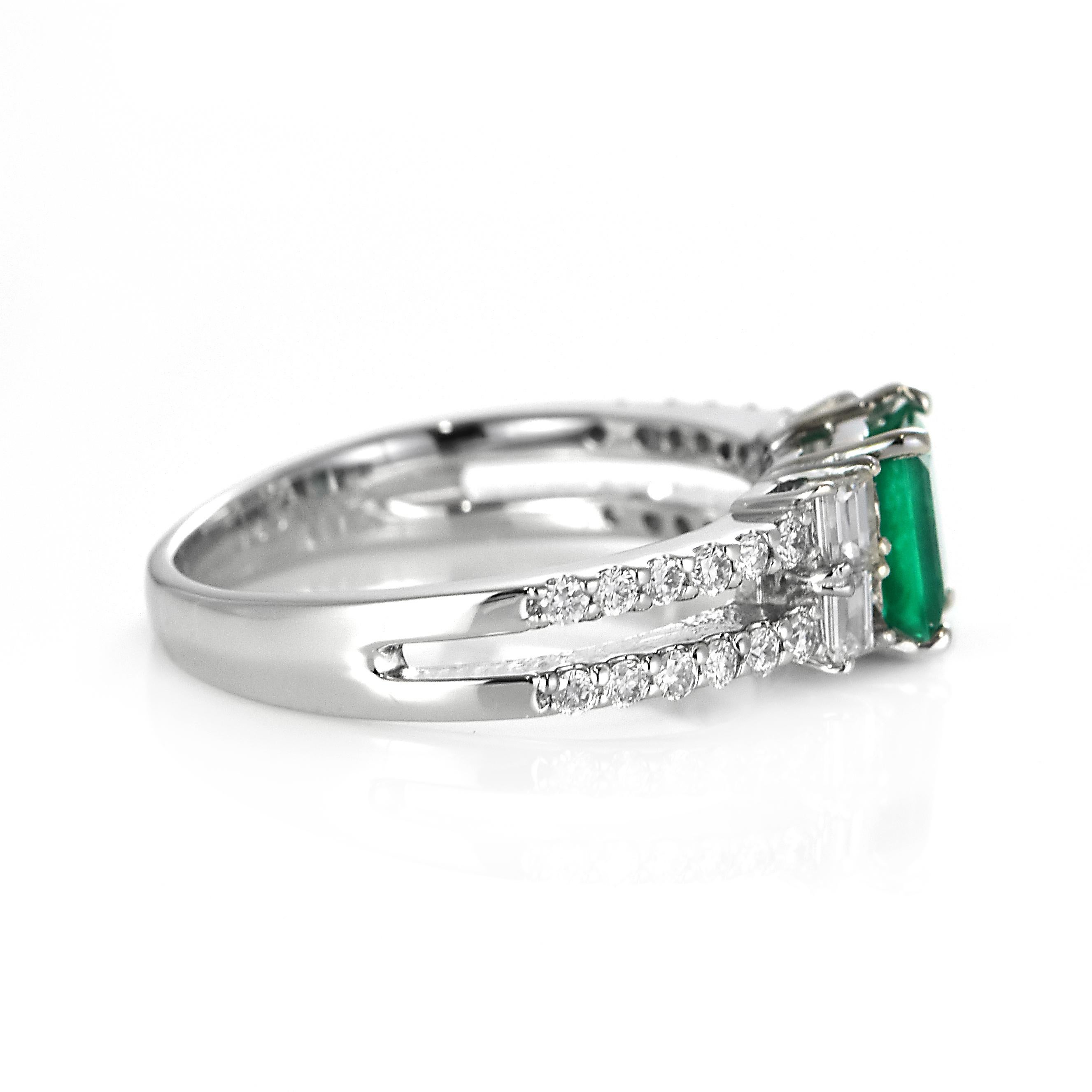 0.70 Carat Natural Vivid Green Colombian Emerald & Diamond Ring Made in Platinum For Sale 5