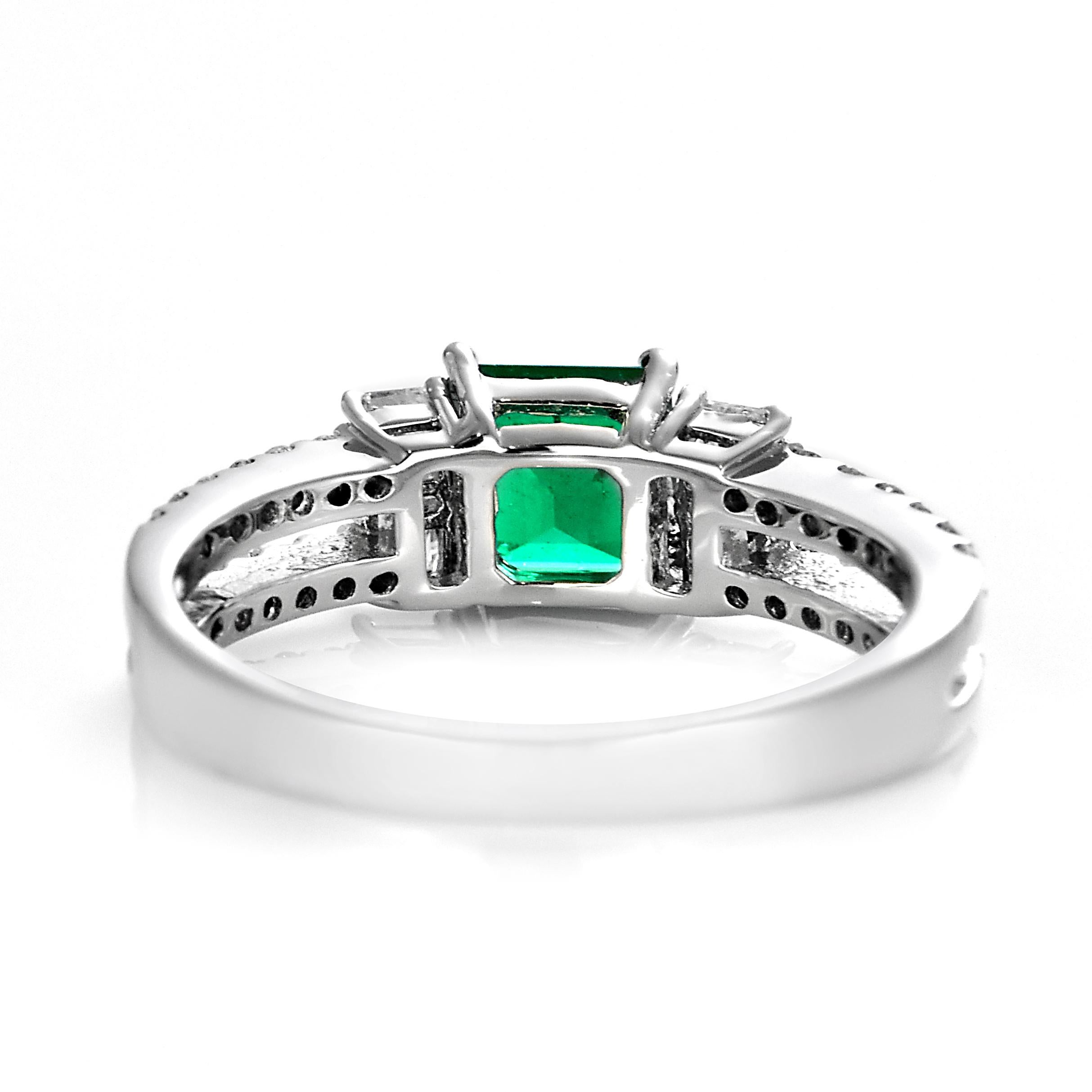 0.70 Carat Natural Vivid Green Colombian Emerald & Diamond Ring Made in Platinum For Sale 6