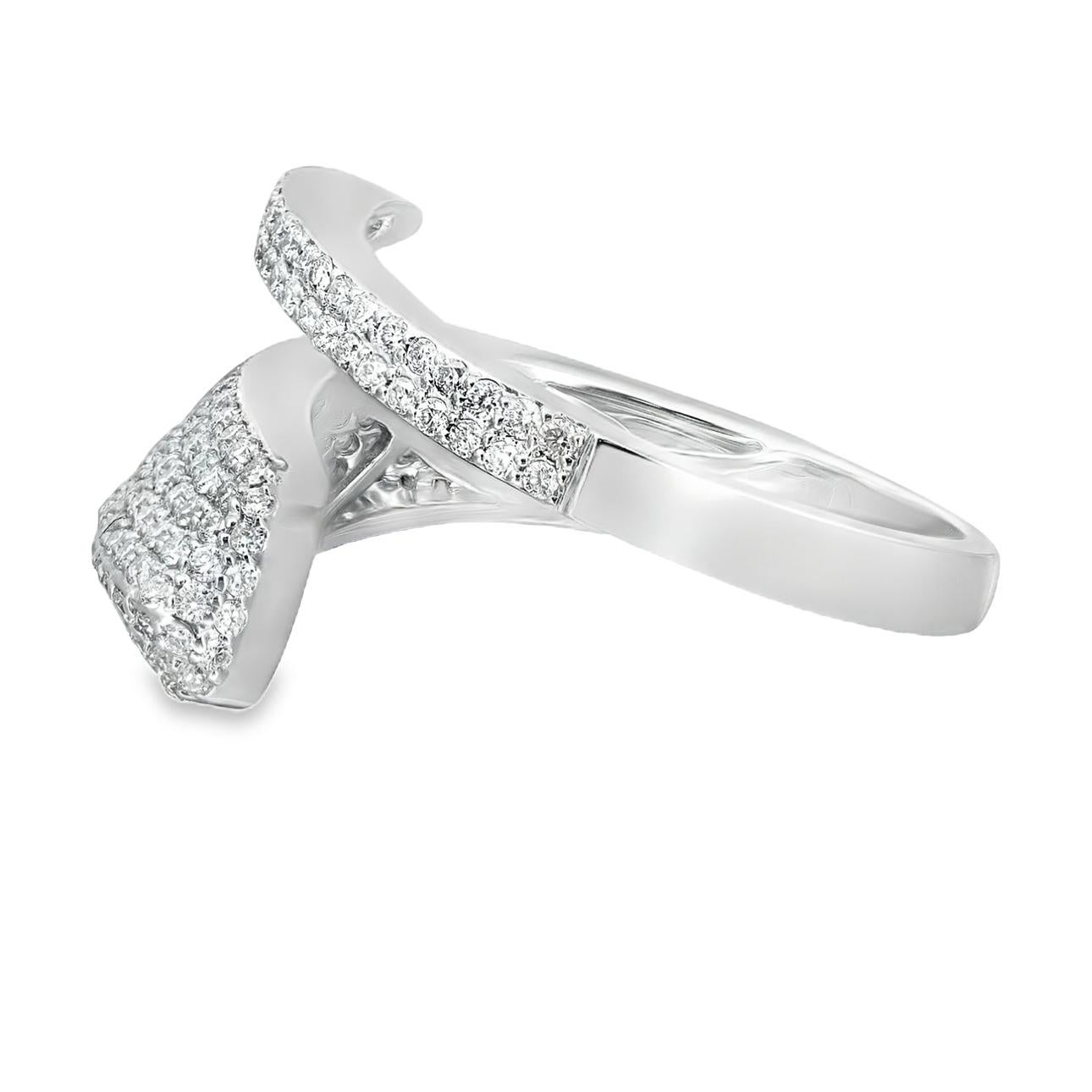 En vente :  Bague enveloppante de diamants pavés de 0,70 carat en or blanc 18 carats 3