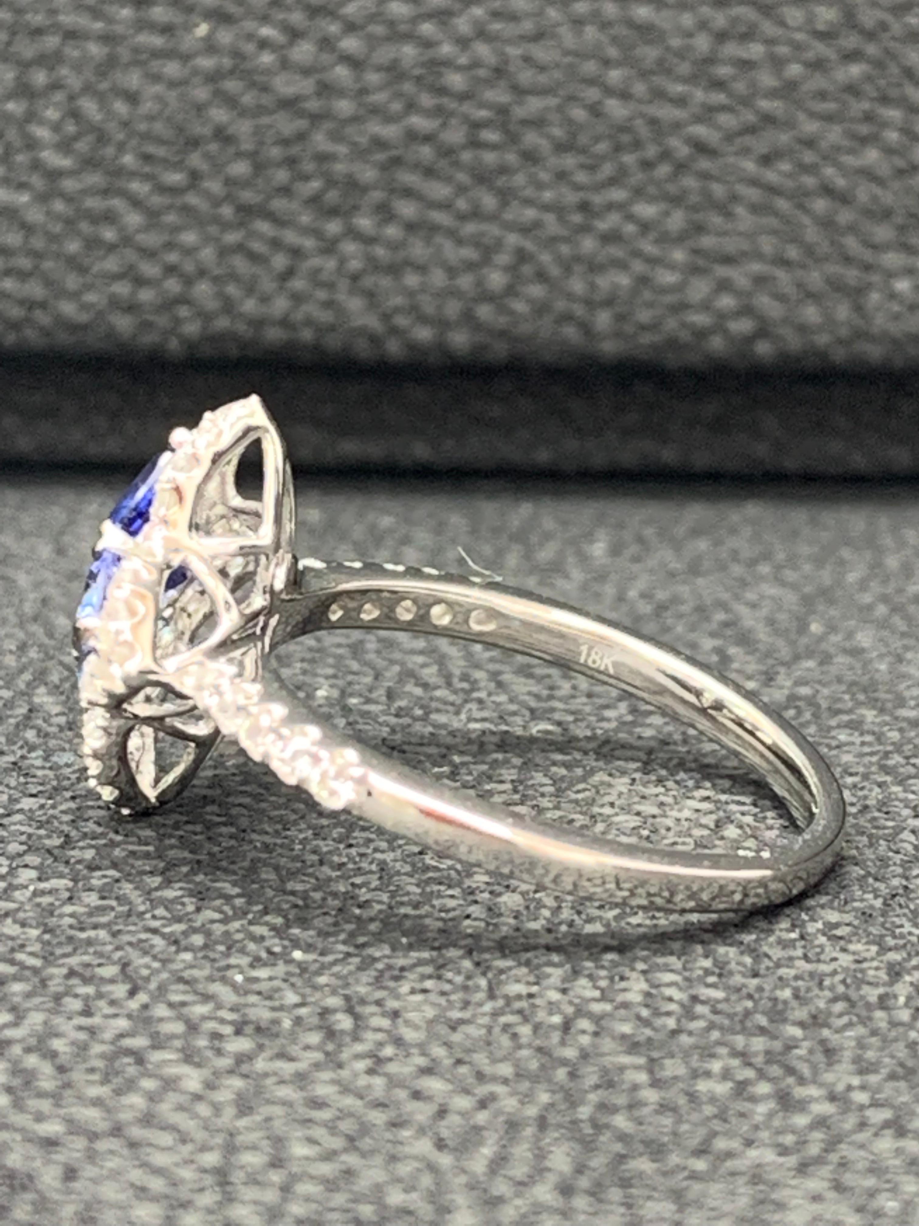 0.70 Carat Pear Shape Sapphire and Diamond Cocktail Ring in 18K White Gold In New Condition For Sale In NEW YORK, NY