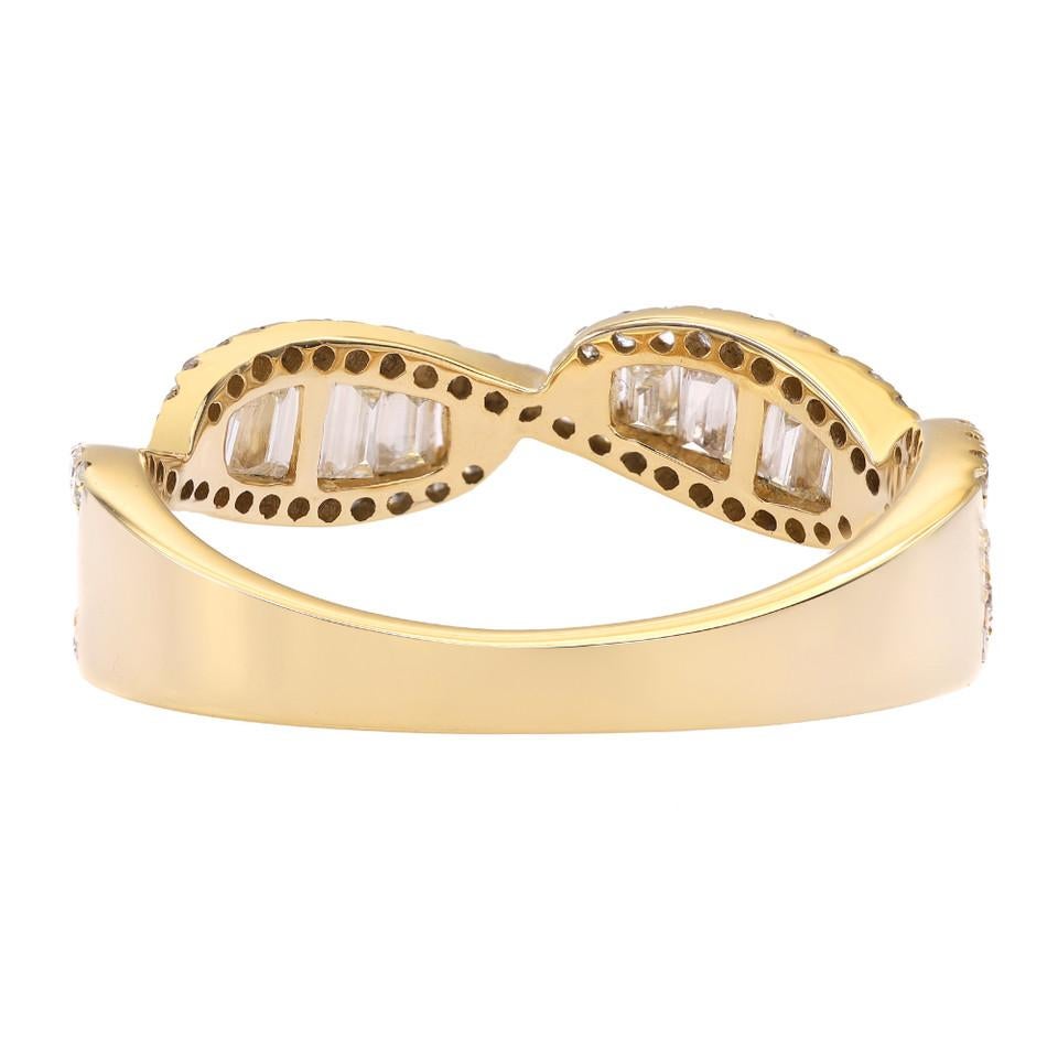0.70 Carat Round & Baguette Cut Diamond Twist Band Ring 18K Yellow Gold  In New Condition In New York, NY