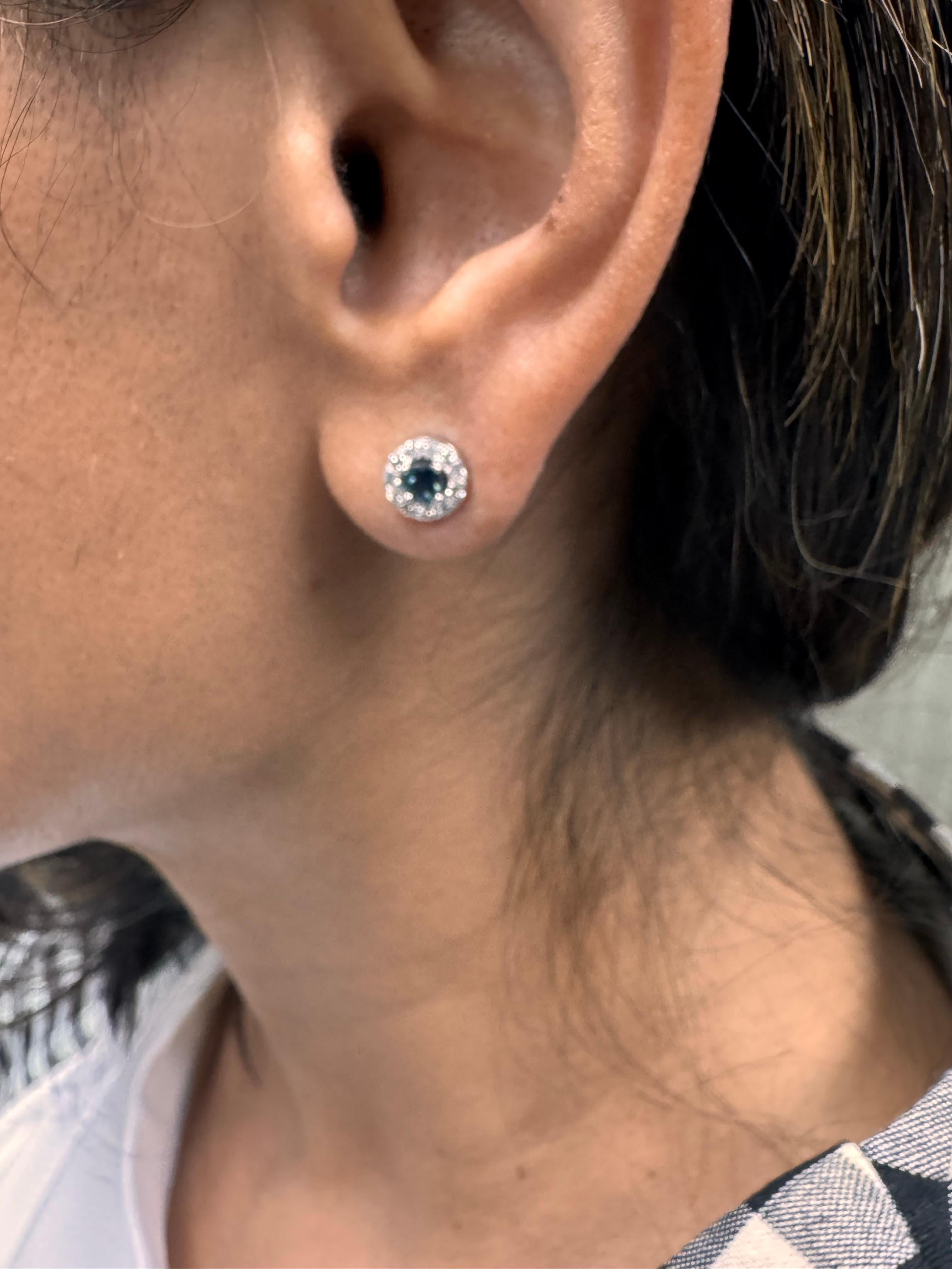 0.70 Carat Round Cut Sapphire Diamond Gold Earring Studs en vente 6