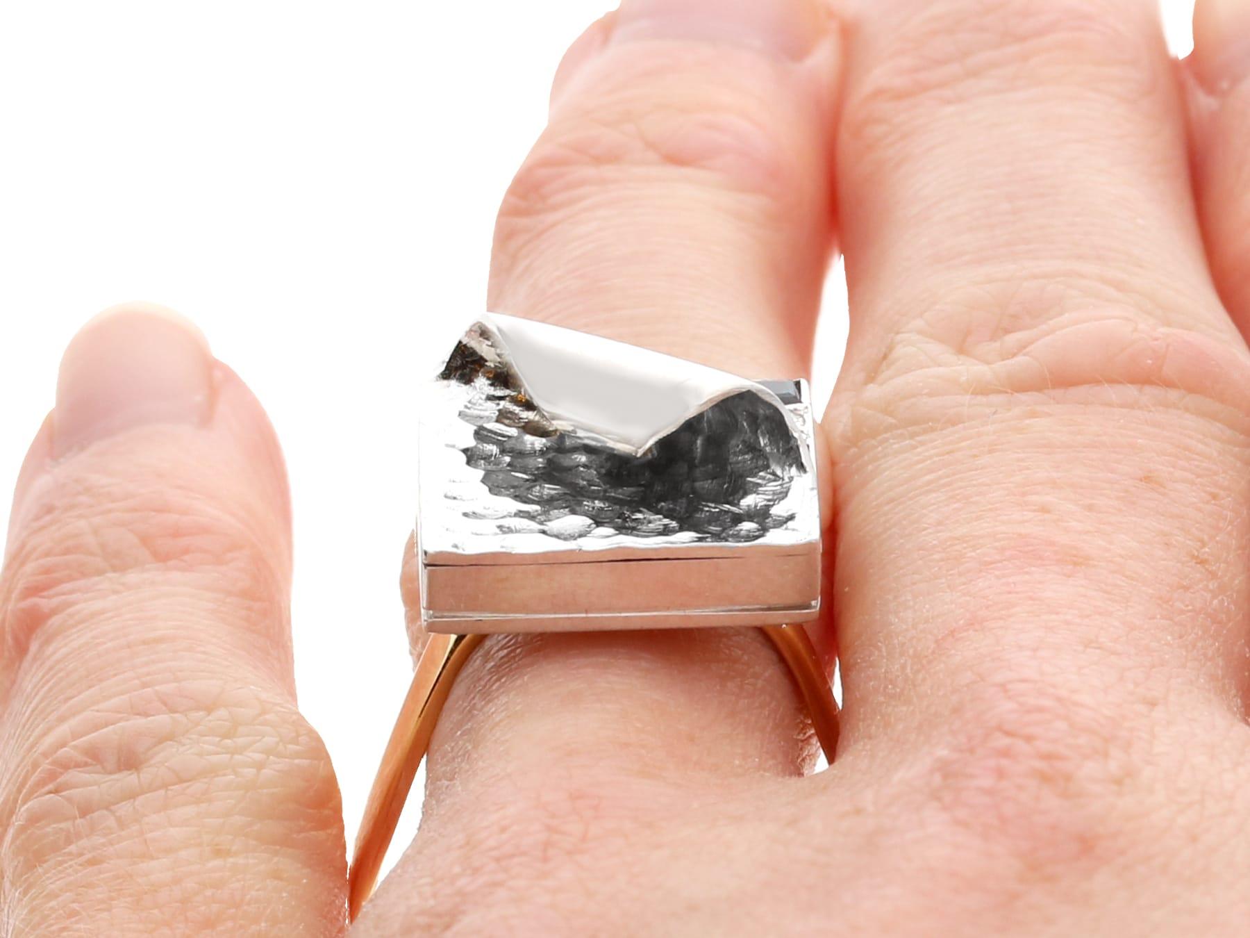 Bague habillée en or jaune 18 carats avec saphir de 0,70 carat en vente 6