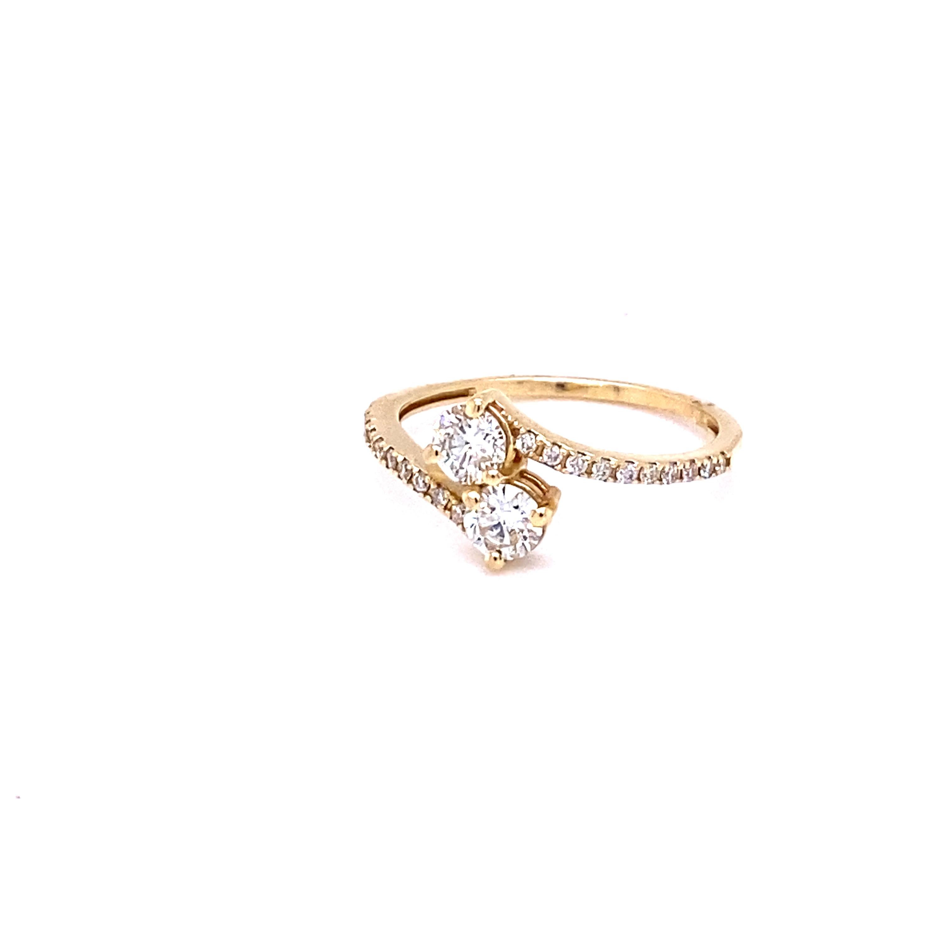 0,70 Karat Zweistein-Diamant-Brautring aus 14 Karat Gelbgold (Moderne) im Angebot