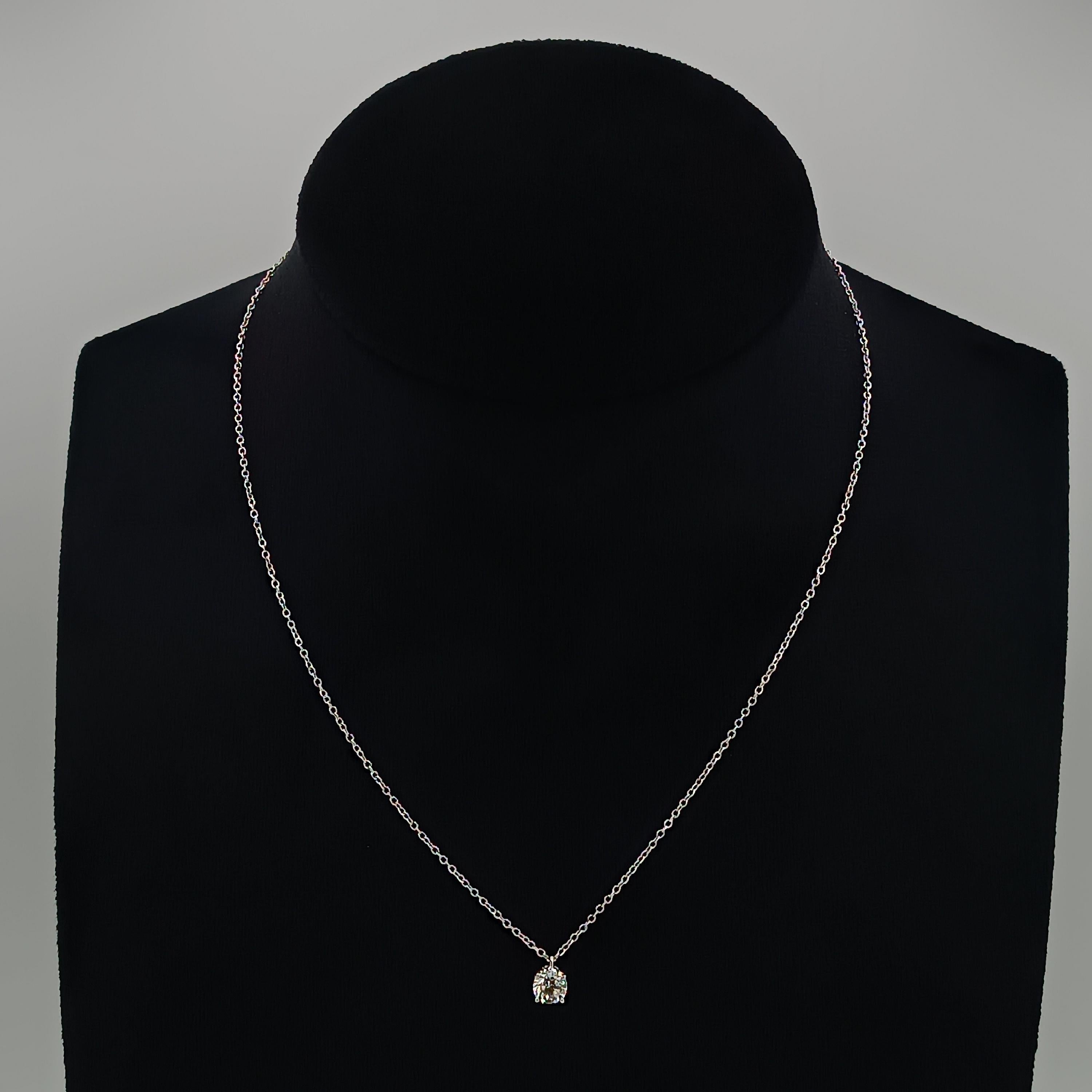 This timeless classic is all about the round brilliant cut stone, a magnificent 0.70 carat VS G color stone, mounted on a refined 18 carat white gold chain. the lenght of the necklace is 41 centimeters and the weight is 2.40 grams
any item of our