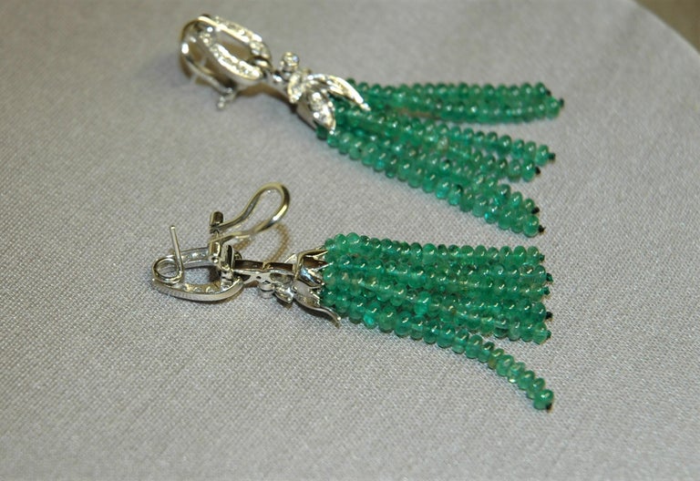 0.70 Carats Diamonds, Emeralds White Gold Drop Earrings For Sale 1