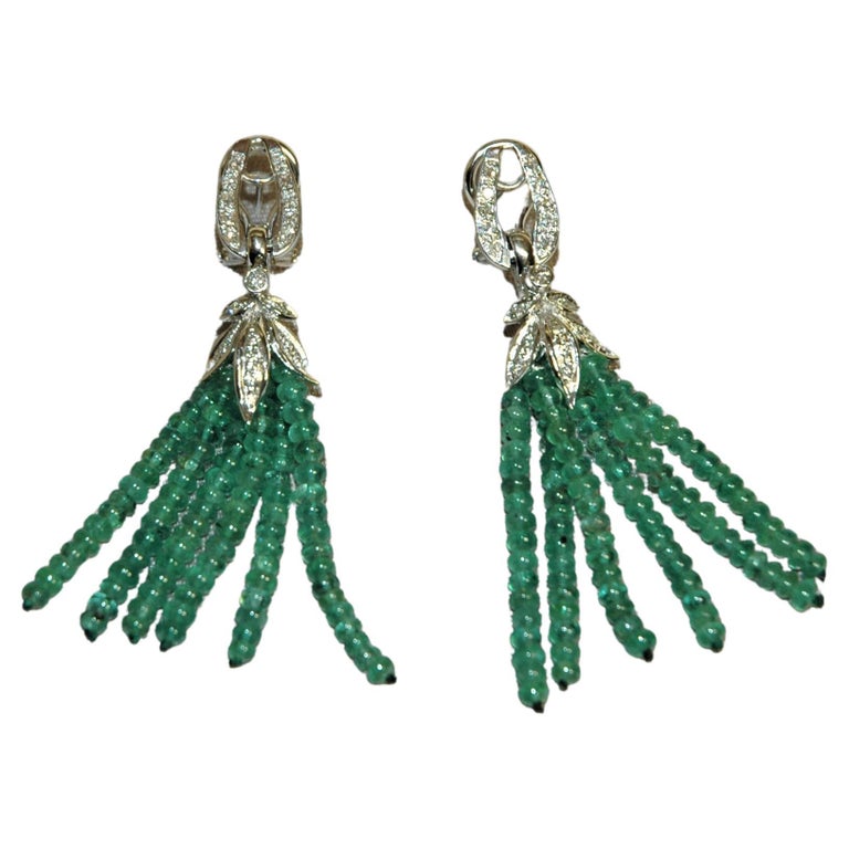 0.70 Carats Diamonds, Emeralds White Gold Drop Earrings For Sale