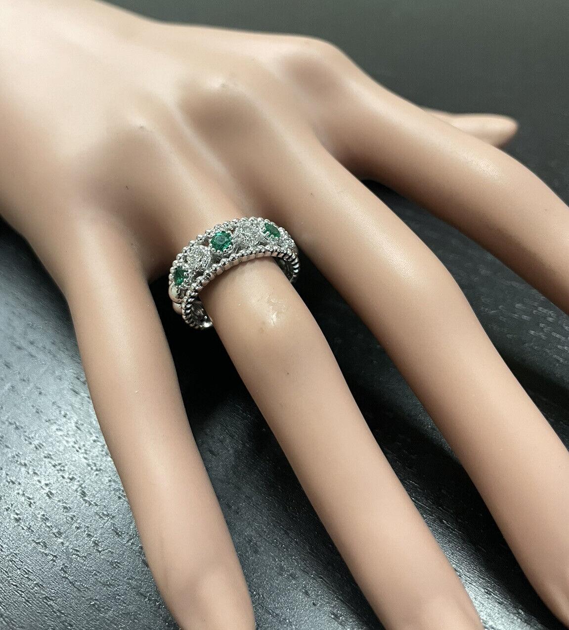 0.70 Carats Natural Emerald and Diamond 14K Solid White Gold Ring For Sale 2