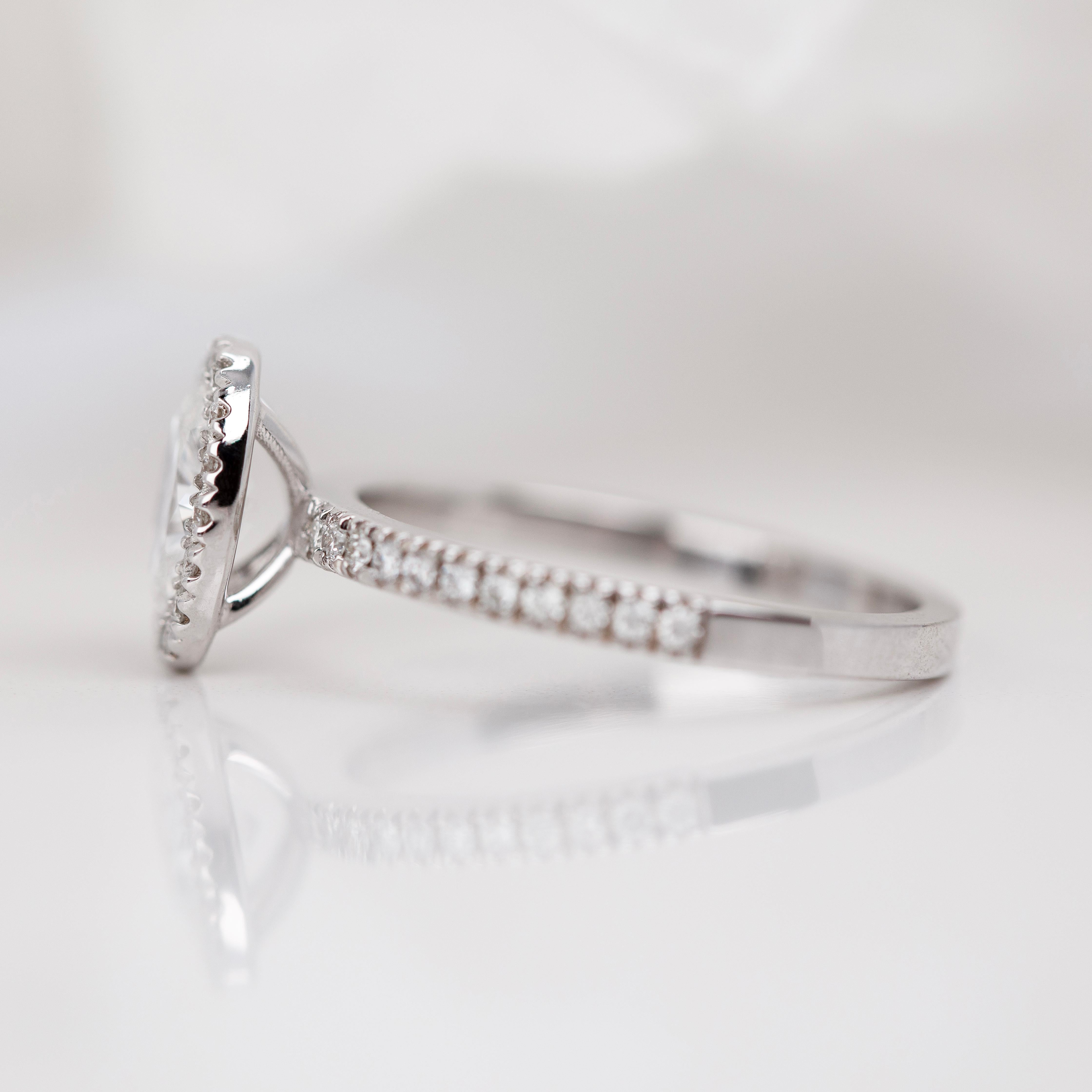 0.70 ct Oval Cut Diamond Solitaire, Diamond Solitaire Ring with Edge Stone, Quee For Sale 6