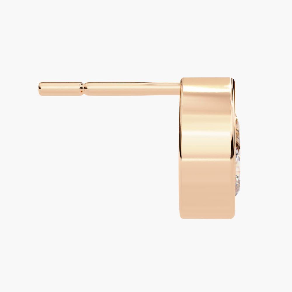 0.70 Ctw Pear-Shaped Diamond Stud Earrings 14K Gold For Sale 6