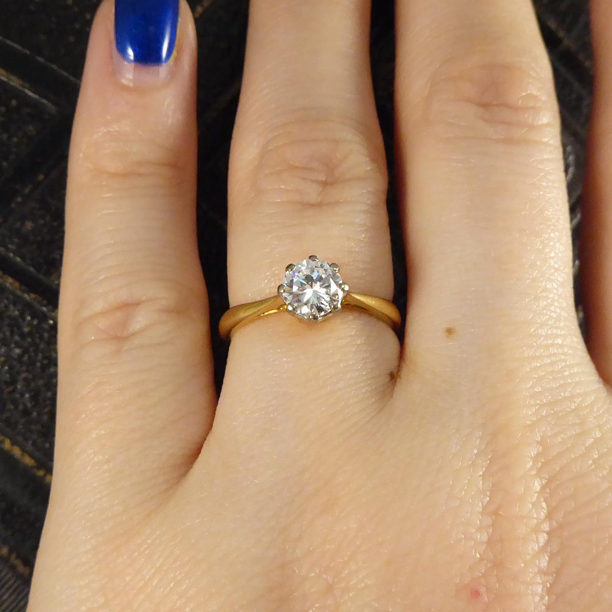 0.70ct Brilliant Cut Diamond Solitaire Engagement Ring in 18ct Gold In Good Condition In Yorkshire, West Yorkshire