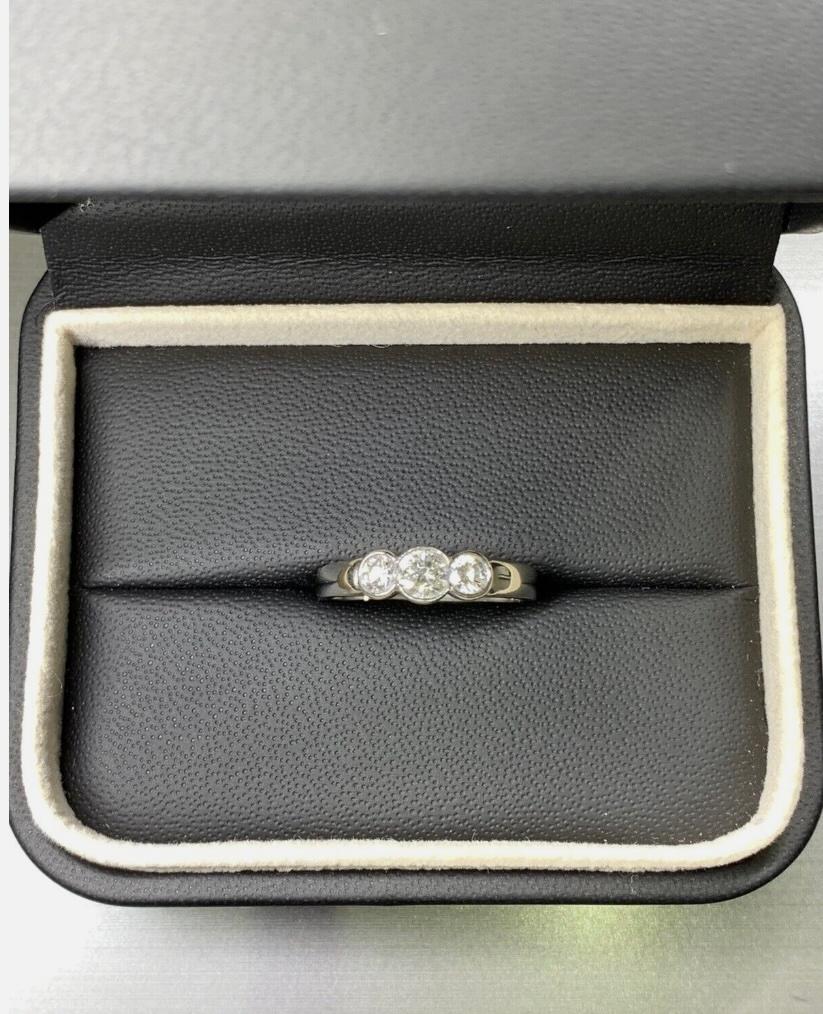 0.70ct Diamond Chunky trilogy engagement ring in platinum wedding For Sale 1