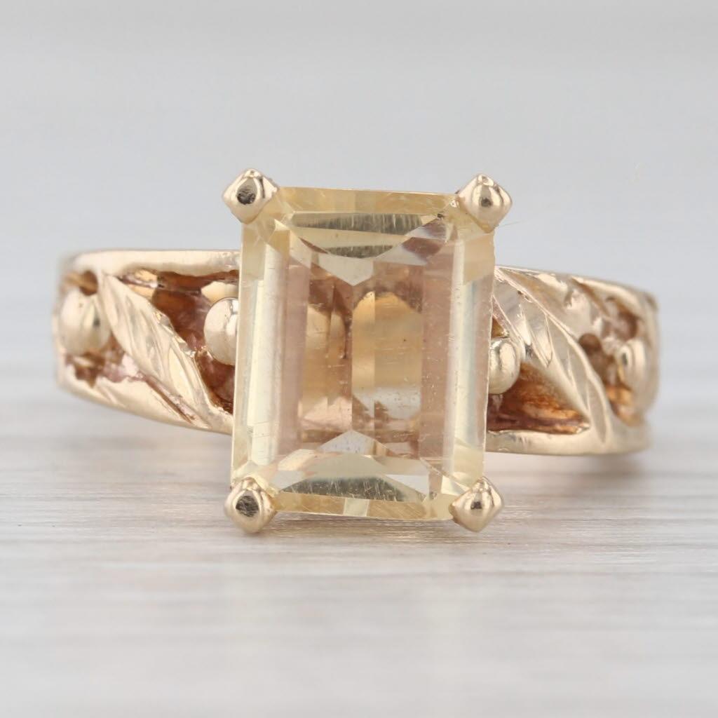 0.70ct Anillo Solitario Citrino Talla Esmeralda Oro Amarillo 14k Banda Floral Talla 3 en Bueno estado para la venta en McLeansville, NC