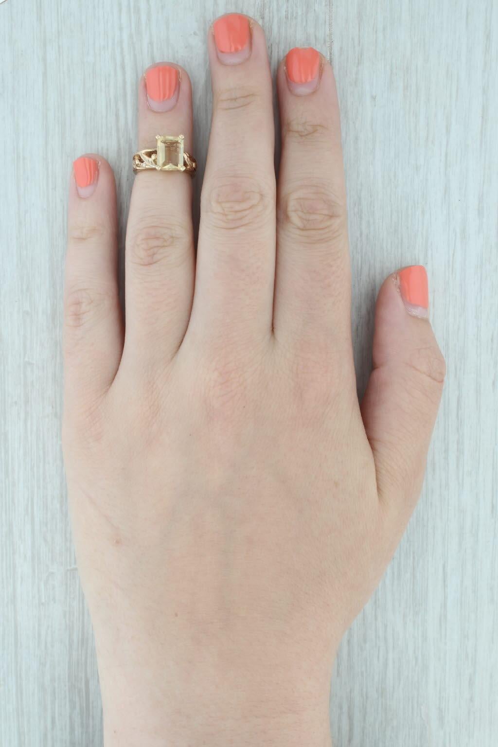 0.70ct Anillo Solitario Citrino Talla Esmeralda Oro Amarillo 14k Banda Floral Talla 3 en venta 4