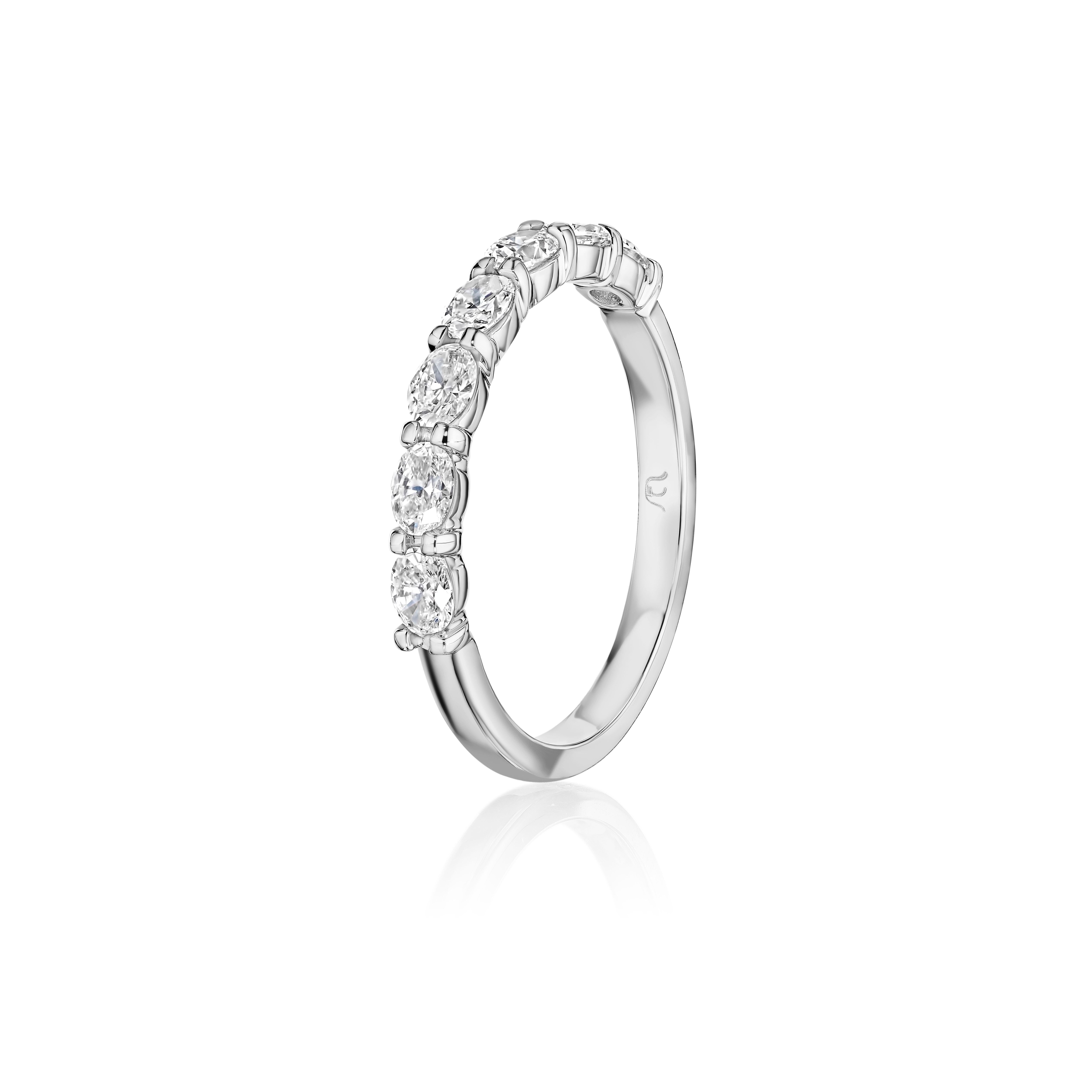 Modern 0.70ct Oval Diamond Band in 18KT Gold For Sale
