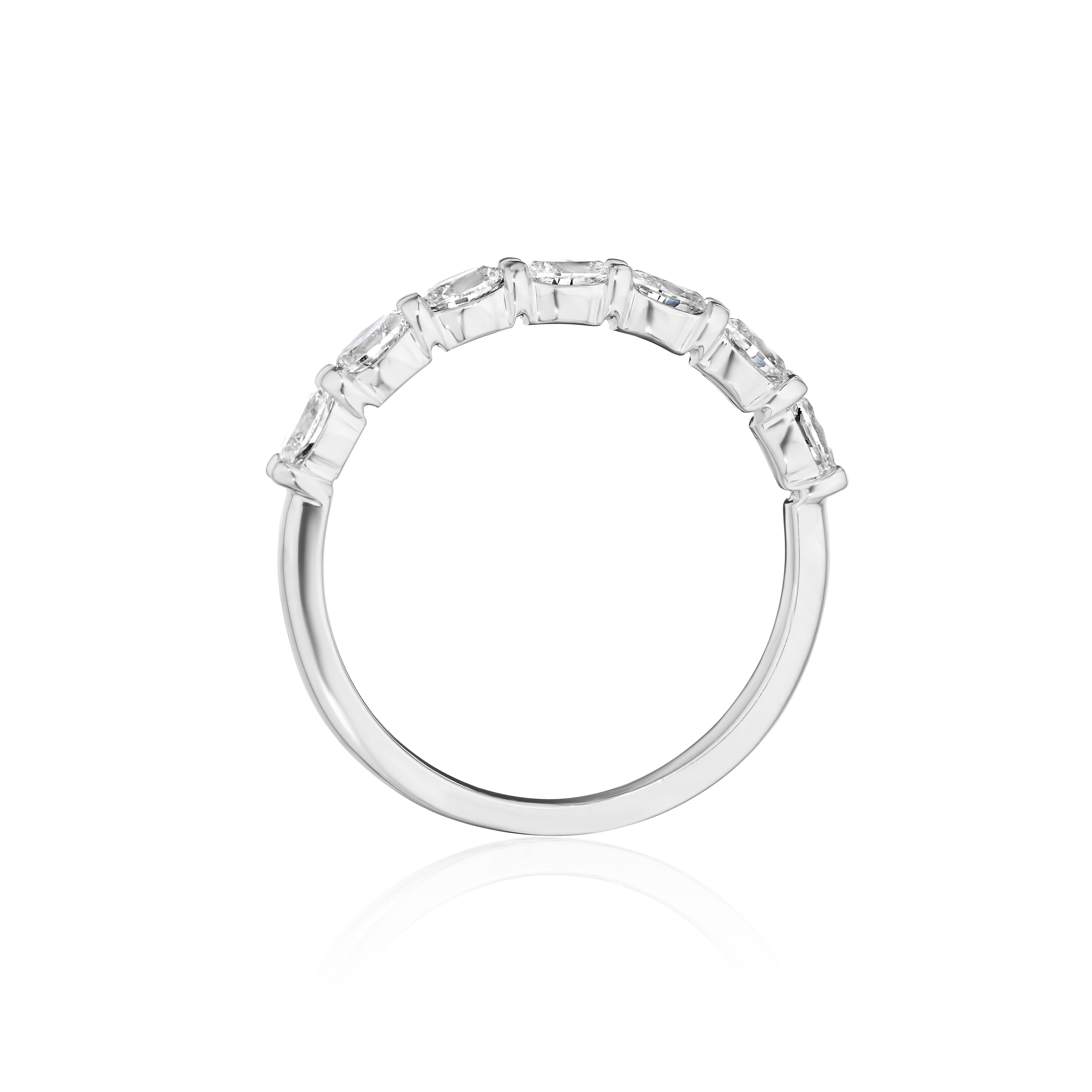 Oval Cut 0.70ct Oval Diamond Band in 18KT Gold For Sale