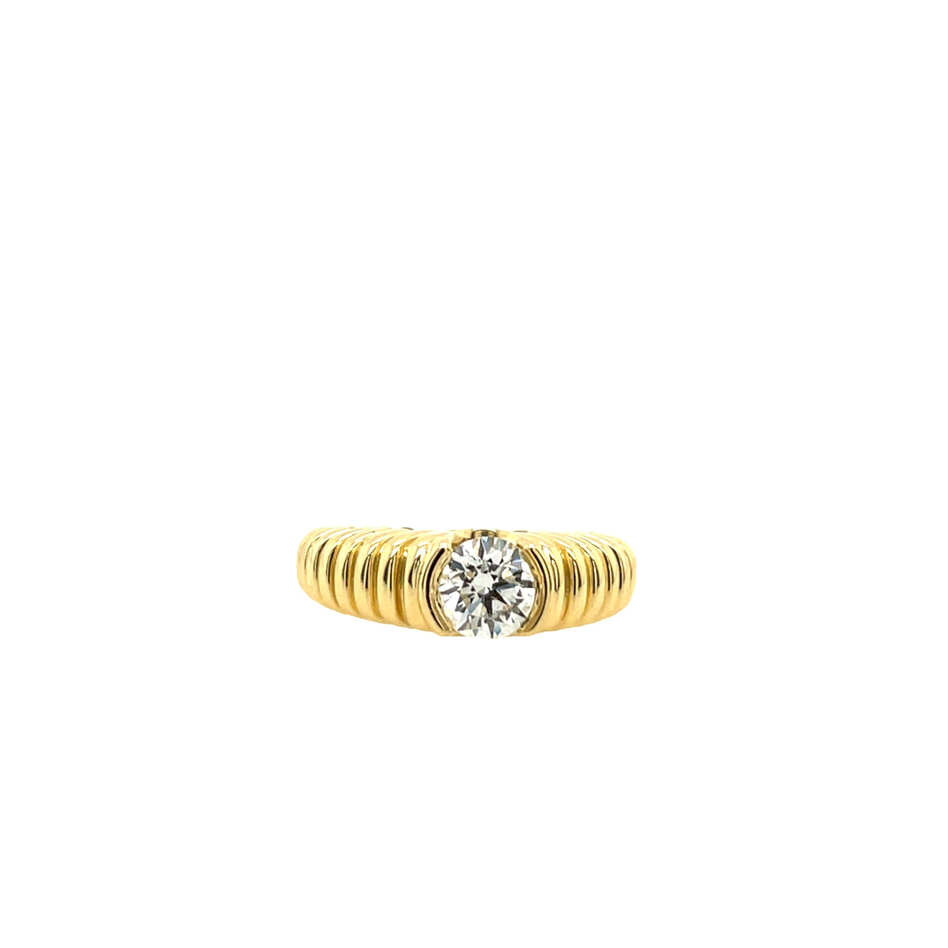 Bague en or jaune 14ct avec diamant rond de 0,70ct à taille brillante Neuf - En vente à London, GB