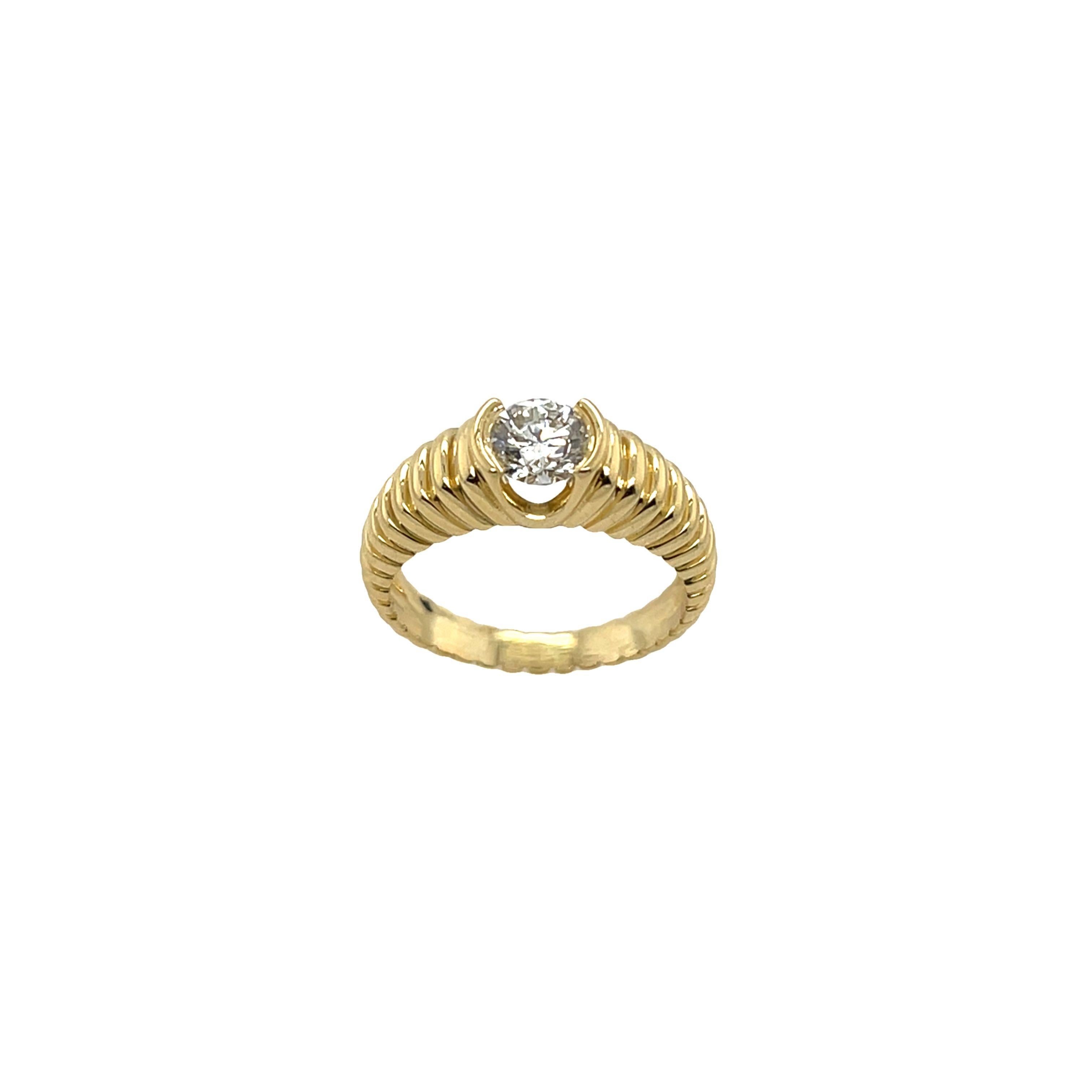 Bague en or jaune 14ct avec diamant rond de 0,70ct à taille brillante Unisexe en vente