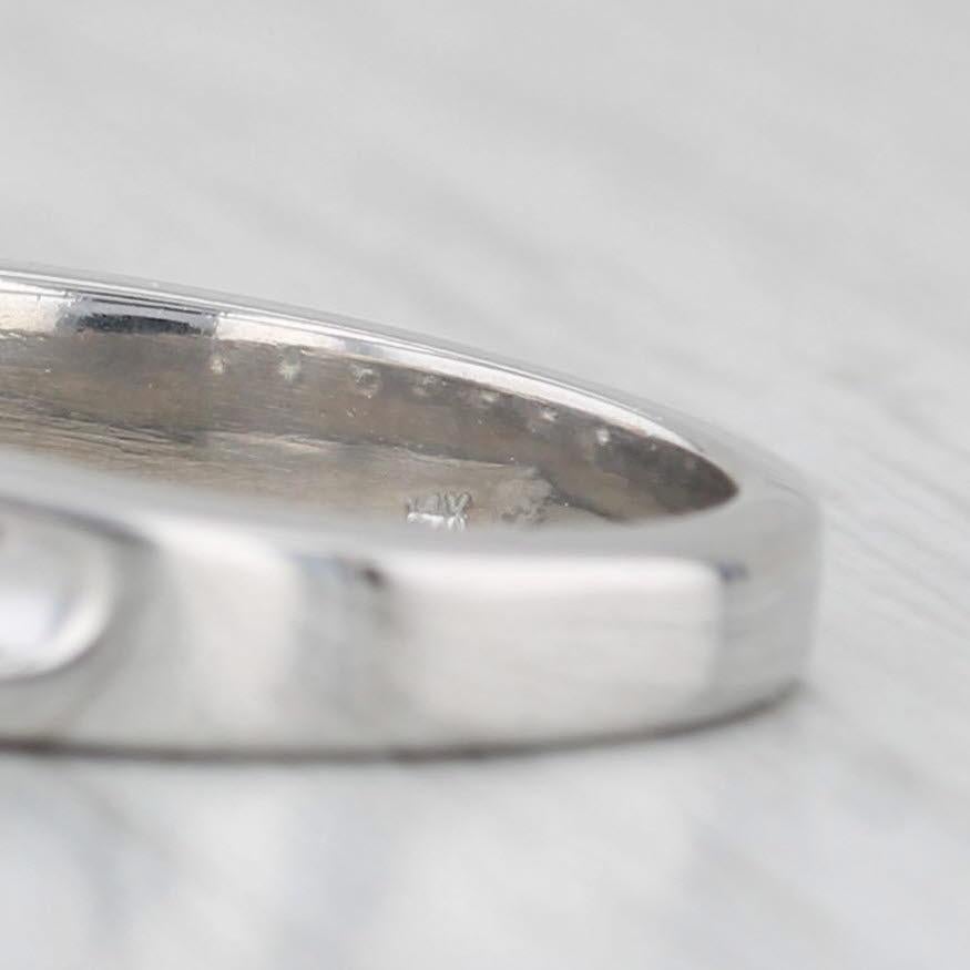 Alliance d'anniversaire en or blanc 14 carats sertie de diamants 0,70 ctw, taille 5,25 en vente 2