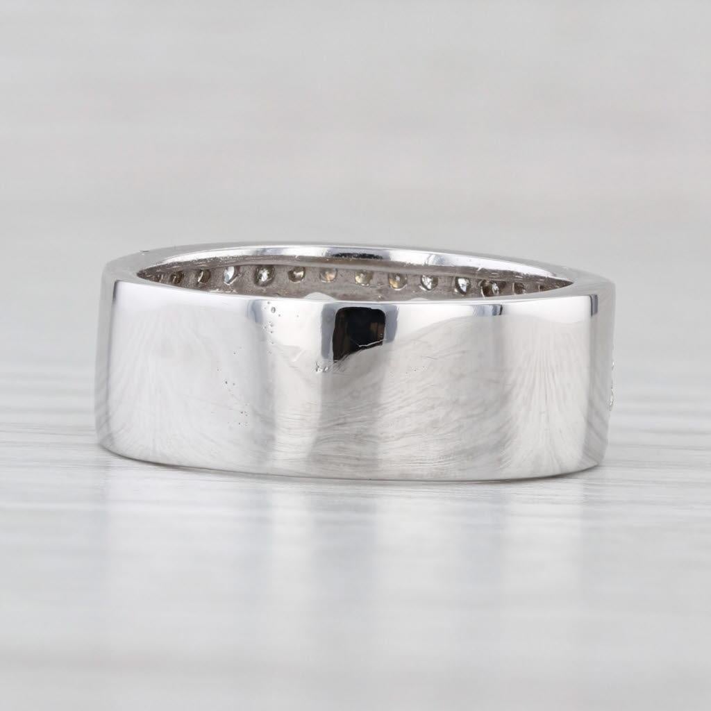 Taille ronde 0.70ctw Diamond Heart Pattern Ring 14k White Gold Size 8.25 Anniversary Band en vente